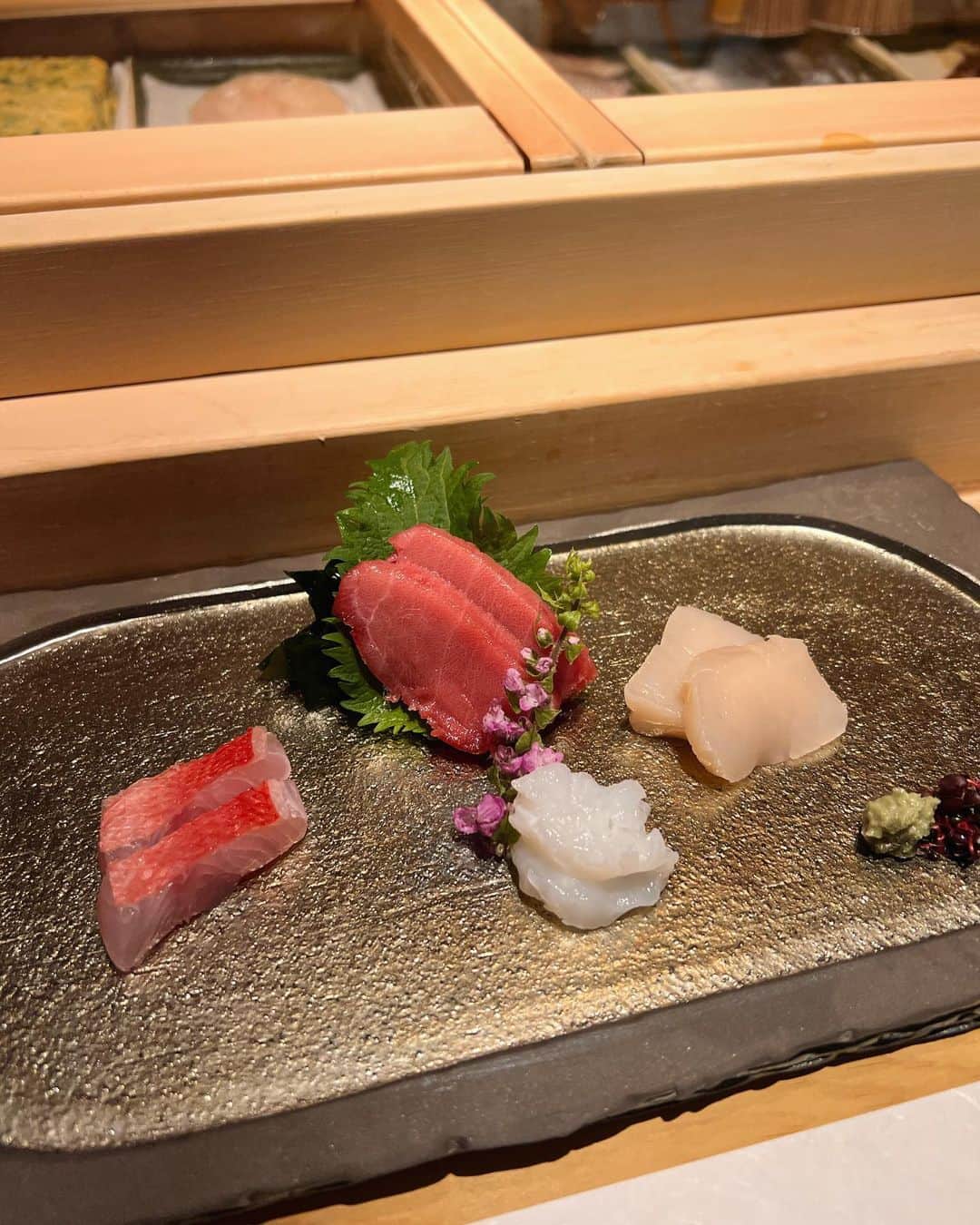 キンバリー・アン・ウォーテマス・ティアムシリのインスタグラム：「🇯🇵🍣」