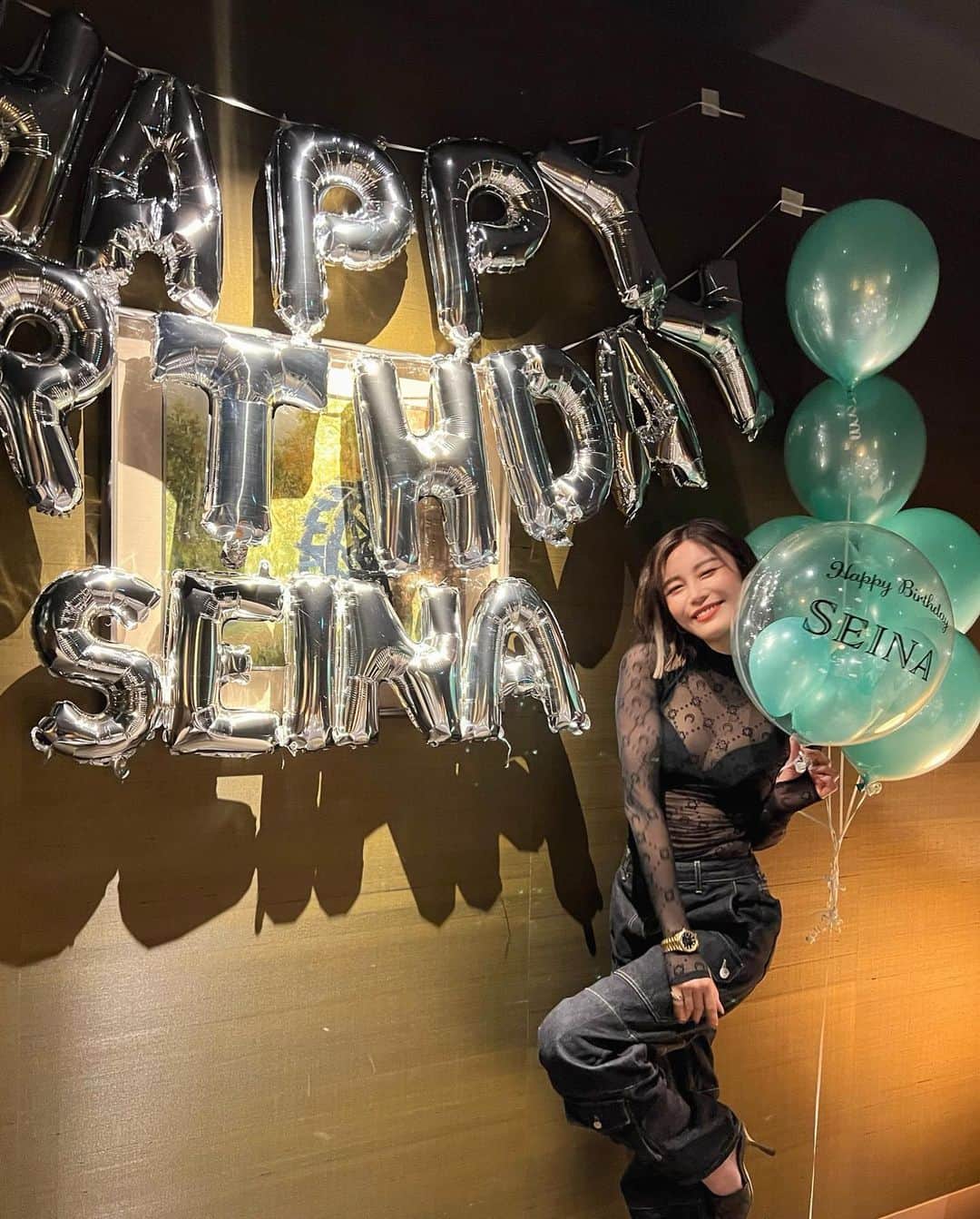 のインスタグラム：「birthday week🙏💙💙」