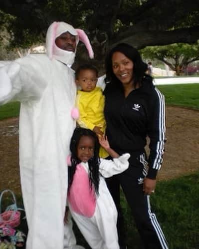 キーシャ・エップスのインスタグラム：「Happy Easter & Resurrection Sunday from my family -1 to yours!  Jesus is the reason for the season!!  You can because he did! What a wonderful time for rebirth. It’s never too late for anything good & great in your life. God’s got you✨🙏🏽💪🏾」