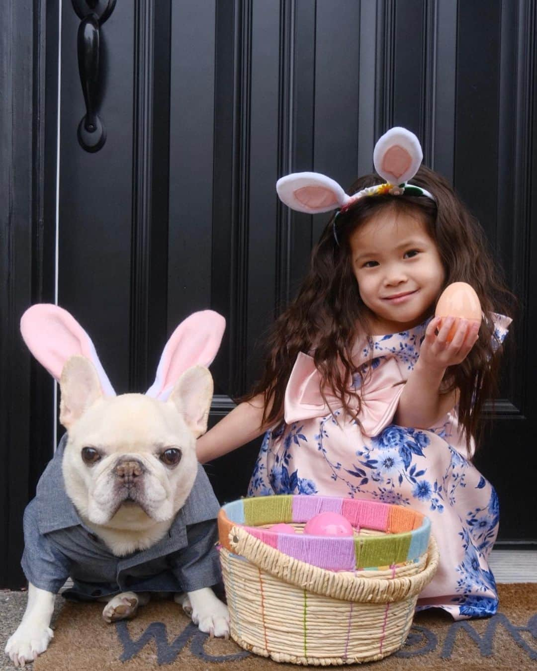 Sir Charles Barkleyのインスタグラム：「Before the day ends, we wanted to wish everyone a Happy Easter!  #easter 🐰 🐰」