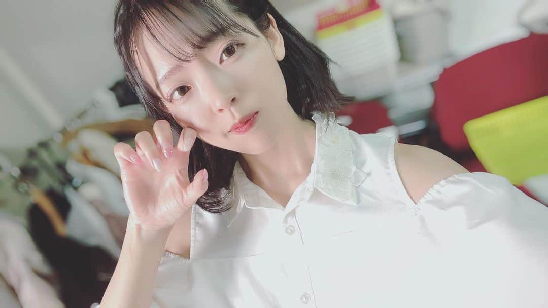 のインスタグラム：「昨日はイベントでした！  来てくださった方、本当にありがとうございました🌸  主催でイベントするのは初めてだったから、いろんな緊張がありました…！  現場ではみんながそれぞれの役割で、ちゃんと動いてくれて本当に助けられました…  1～10まで説明してる時間なくてたぶん6くらいであと4は察してくれたみたいなそんな雰囲気。  トラブルもなく無事に終えられたのは、スタッフのみんなと出演者とそして来てくださった皆様のご協力のおかげです…！  改善点はいろいろ見つかったしアップデートしつつ続けていきたいな！   #声優  #イベント  #春のパン祭り」