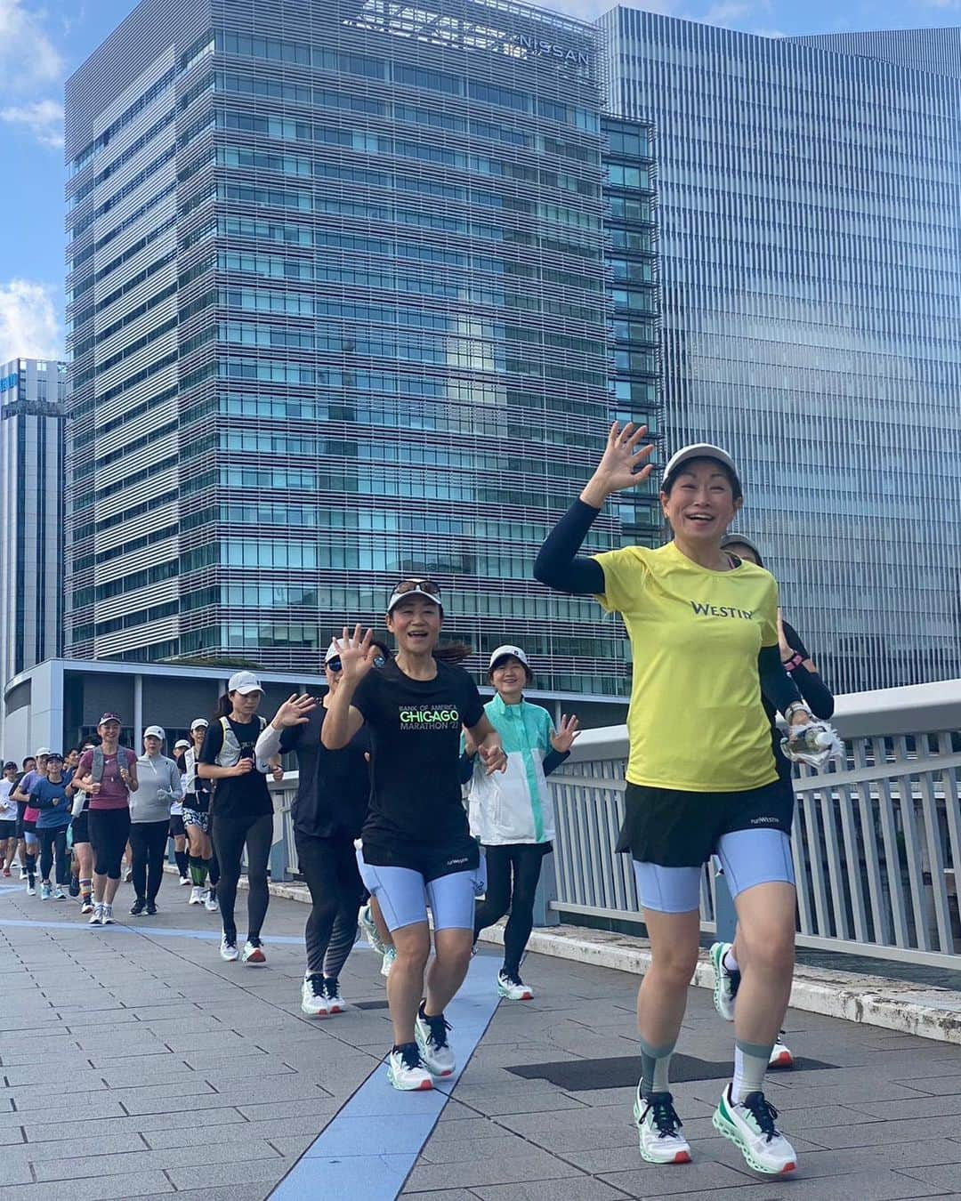 THE WESTIN TOKYO | ウェスティンホテル東京さんのインスタグラム写真 - (THE WESTIN TOKYO | ウェスティンホテル東京Instagram)「4月7日と8日の2日間にわたり、ウェスティンホテル横浜からウェスティンホテル東京までの約25kmを走破するオールインクルーシブなステイ＆ランイベント『runWESTIN with On-from Yokohama to Tokyo』を開催しました。昨年11月に開催した東京から横浜まで走るイベント『runWESTIN with On from Tokyo to Yokohama』の第二弾です。  スイス発シューズ＆アパレルブランド『On（オン）』のシューズがもたらす雲の上の走りや、ウェスティンホテルが誇るヘブンリーベッドの快適な寝心地、ランニングの疲れを癒していただけるレストランでのお食事などを通じて、ウェスティンのウェルビーイング「Sleep Well」「Eat Well」「Move Well」を存分にご体験いただきました。   定例イベント「runWESTIN with On」を毎月開催する予定ですので、ぜひお楽しみに！  A big thank you to all guests joining our “runWESTIN with On - from Yokohama to Tokyo” event, hosted in collaboration with Swiss performance gear brand "On” and The Westin Yokohama.   26 guests embarked on a 2-day wellness journey with us and fully immersed in Westin’s signature Eat Well, Sleep Well, and Move Well wellness programs during their stay at The Westin Yokohama. On the next morning, all guests rose and run with fellow #OnFriends and #WestinRISERs with premium On running gears and completed a 25 km run from The Westin Yokohama to The Westin Tokyo, wrapped up with a wholesome recovery lunch for the perfect finale of the event.    Stay tuned to our upcoming monthly run sessions with On and Let’s Rise with us! Regular runWESTIN sessions and Gear Lending service are also available for staying guests. Contact Service Express team for further details.  @westinyokohama  @on.japan    #ウェスティンホテル東京 #ランウェスティン #イートウェル #横浜 #westinyokohama #westintokyo #runwestin #letsrise #running #jogging #GetReadyToRise #exercies #MoveWell #EatWell #SleepWell #wellbeing #health #marathon #halfmarathon」4月10日 12時24分 - westintokyo