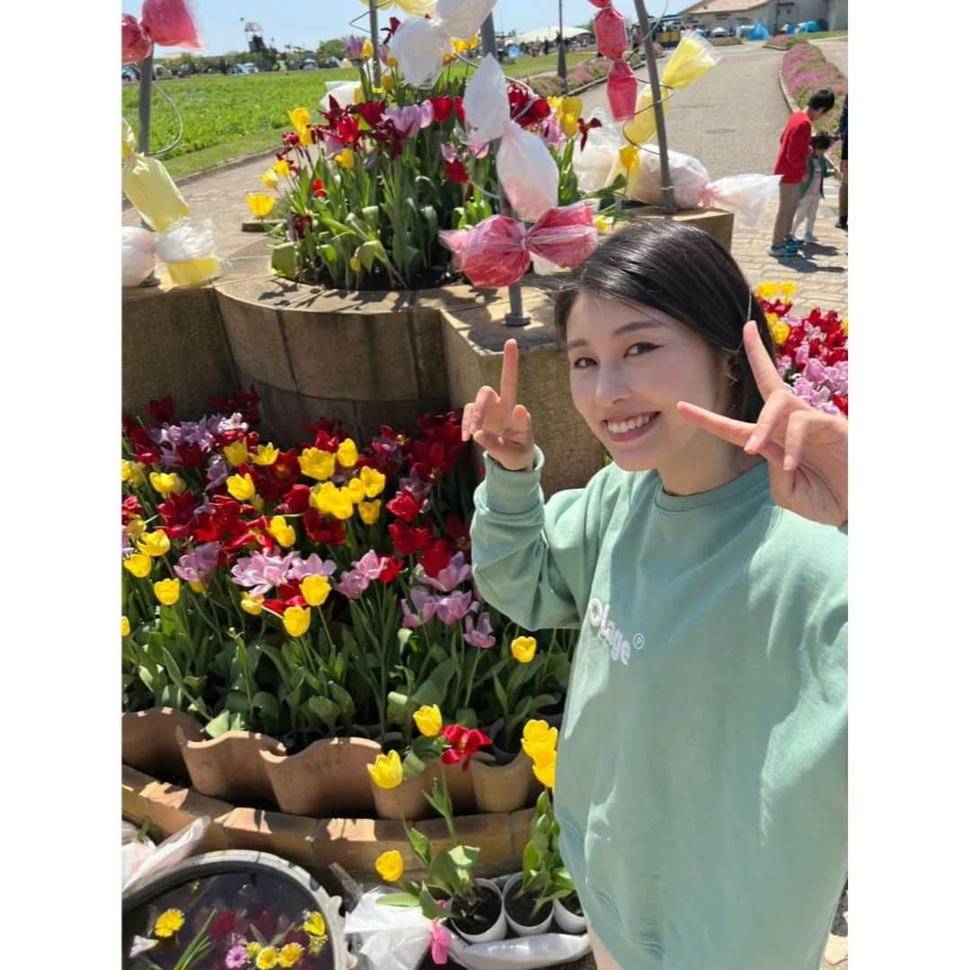 杉原枝利香さんのインスタグラム写真 - (杉原枝利香Instagram)「Recommend park🌷  2023/04/14にリニューアルオープンする【ソレイユの丘】さんに行ってきたよ♡  とにかく映えスポットがたくさん✨ 入り口のお花のモニュメント可愛すぎた♡  アトラクションのリポート等はコチラを見てね→(@erika_yokosukano1 ) . . #横須賀 #ソレイユの丘 #soleilpark #hibiyakadan #pr #横須賀 #横須賀市 #横須賀女子旅 #横須賀観光 #三浦半島 #神奈川 #神奈川観光 #よこすか #ふるさと #地元応援 #地産地消 #yokosuka #photo #photography #followme #ootd #フォローミー ♡♡♡ #りンご #杉原枝利香 #シードルアンバサダー #横須賀アピールグラマー #actress #model」4月10日 12時30分 - erikasugihara