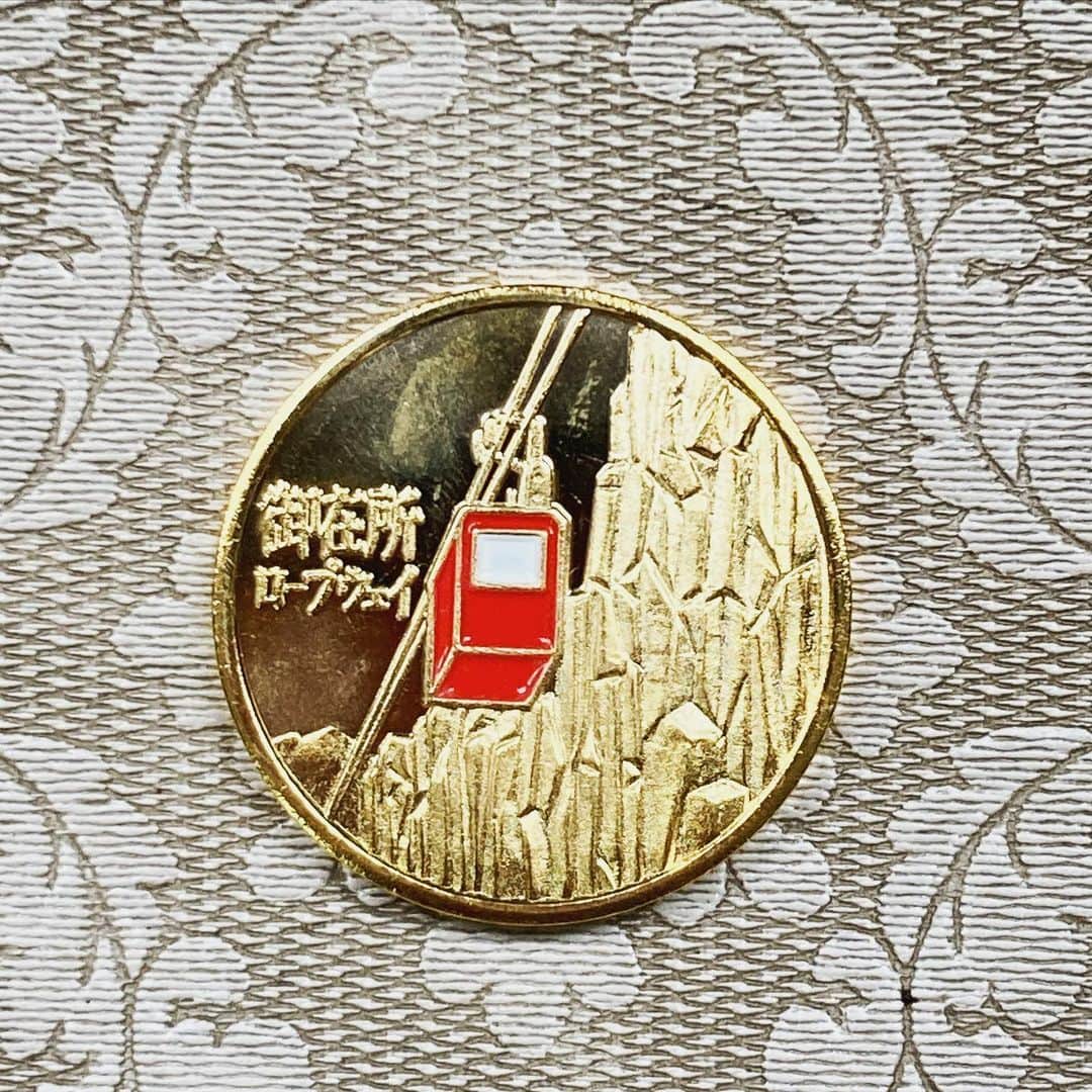 Akira Yamaguchiのインスタグラム：「久しぶりの　#yamaメダル   コレクションしてる茶平工業のメダル。久しぶりにゲットだぜ！  #茶平工業 #記念メダル #メダルコレクター #yamaメダル」