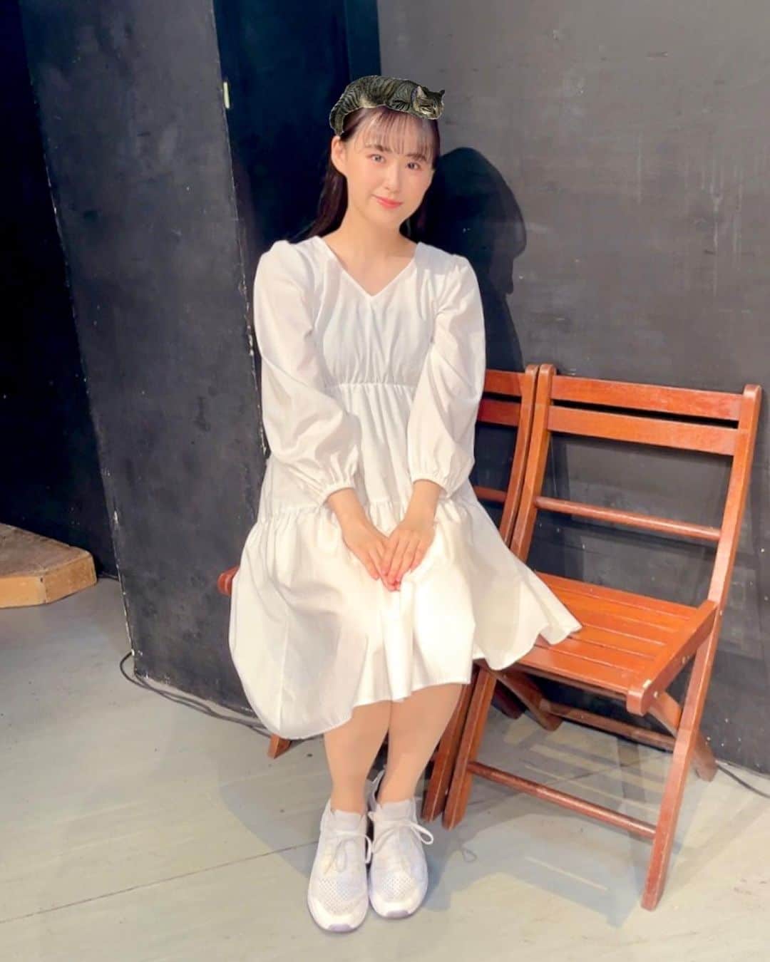 のインスタグラム：「『恋じゃなくても』🤍 改めまして、 応援してくださった皆さまありがとうございました！  愛海ちゃんと過ごした1ヶ月間。 彼女のキャラクターに私がたくさん救われていました☺︎  また皆さまにお会いできますように🌸 (アーカイブ配信待っててねっ)  十和田 愛海 役/志乃 #恋じゃなくても」