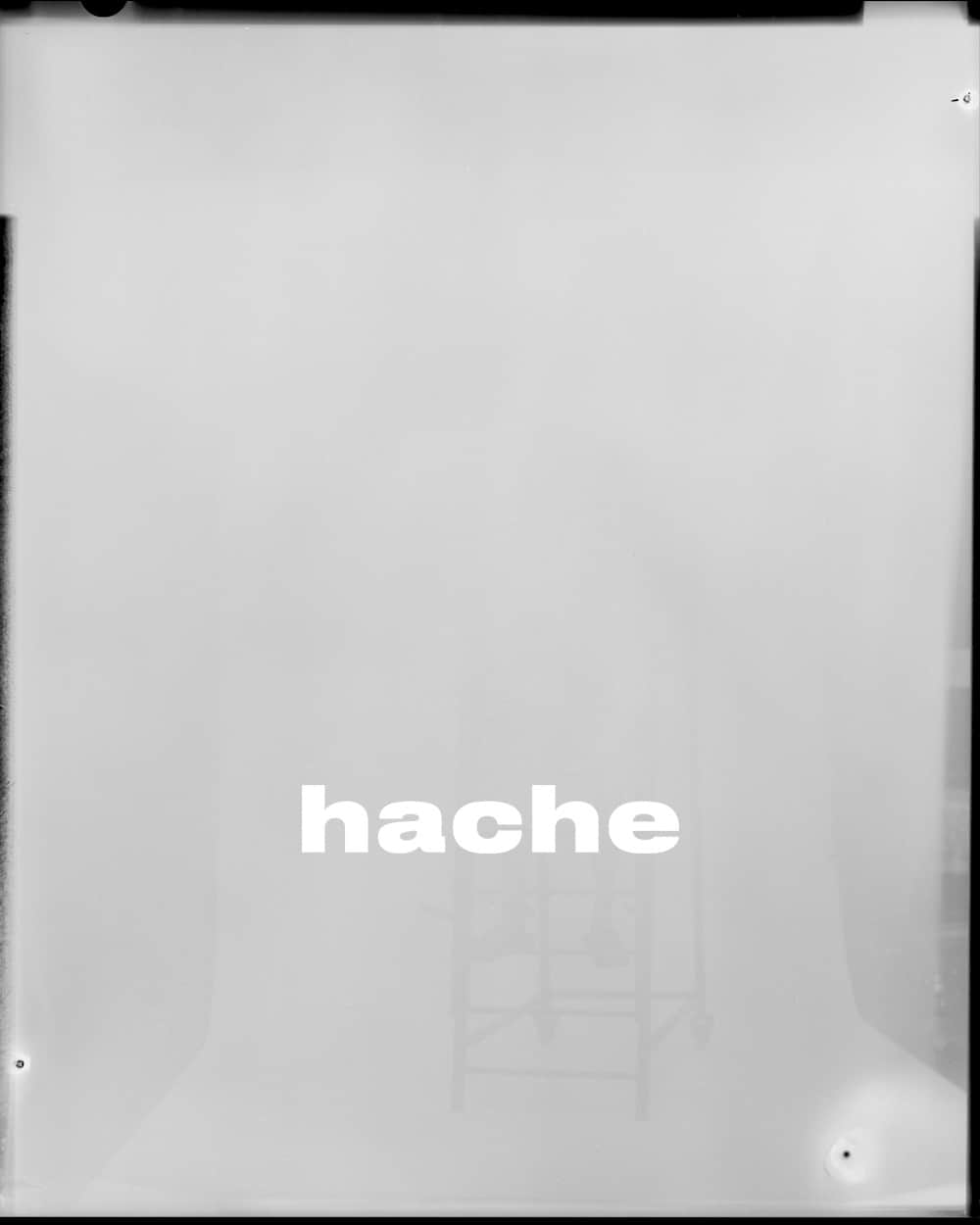 アッシュさんのインスタグラム写真 - (アッシュInstagram)「Embrace the mystery. Hache Spring Summer 23.  #hache_official #hachess23 #ss23」4月10日 22時00分 - hache_official