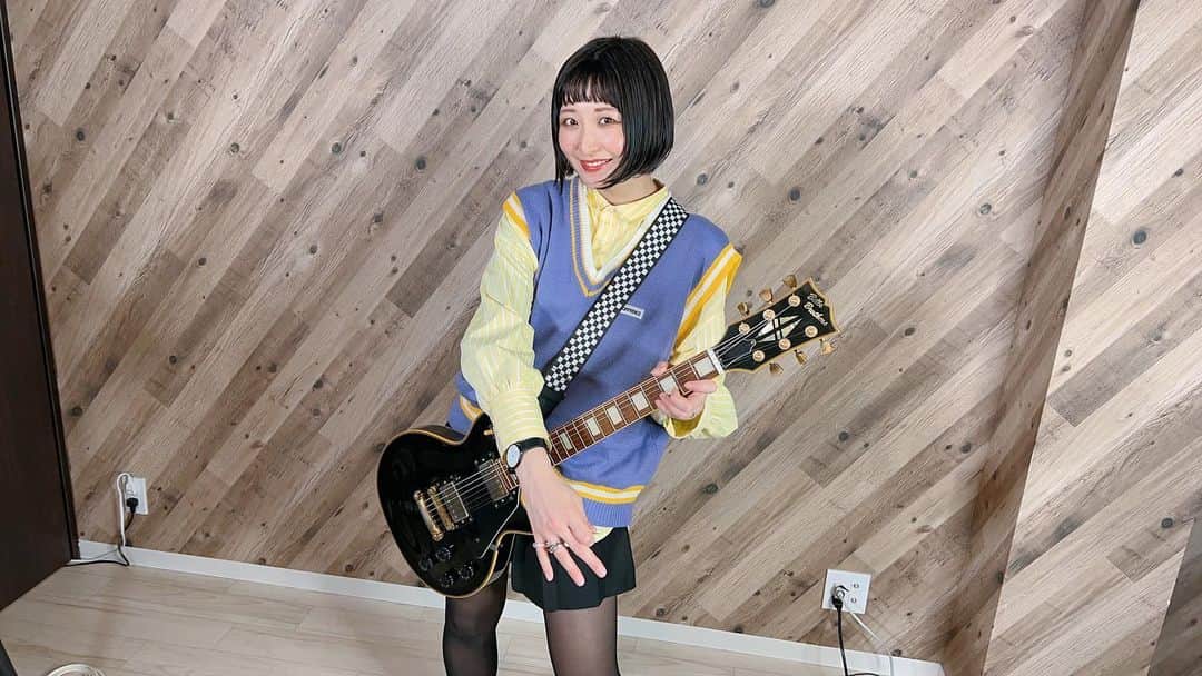 都乃のインスタグラム：「撮影2本立てでした🤤👍  なんのやつかはおいおい。。💭💭💭  #shooting #PEPESALE #japaneseartist #lovemusic #singersongwriter #japanesegirl」