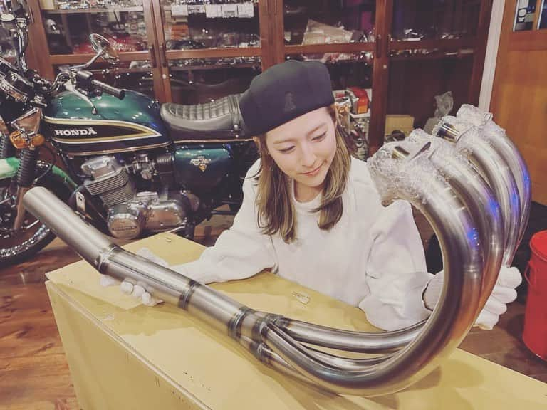 采女華のインスタグラム：「釆女華、F買うってよ。  CB750FB、現在制作中☝🏻 Mr.BikeBGの連載ページで制作過程を追っかけていただいてます🏍  #honda #cb750fb #cb750f #motorcycle #thelitas #japan #絶版車」