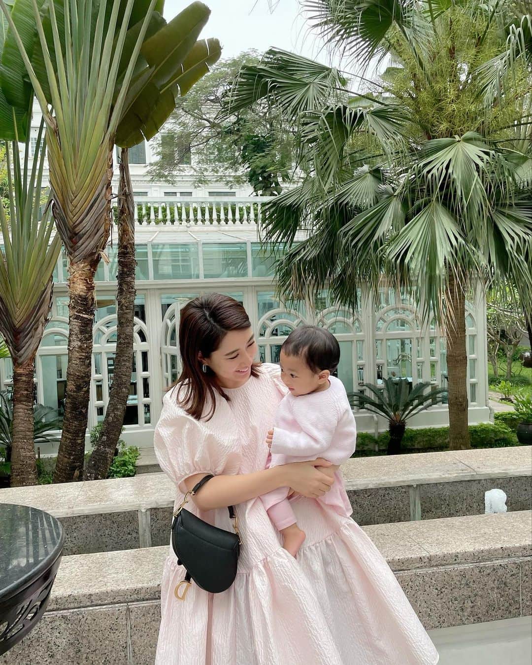 髙田麻紀子のインスタグラム：「❤︎ . @metropolehanoi のEaster eventへ🐇🥚🌷 . ワンピース#cecilebahnsen  バッグ#dior  #instagood #instalike #instadaily #easter #easterevent #fashion  #hanoi #ハノイ　#ハノイライフ」