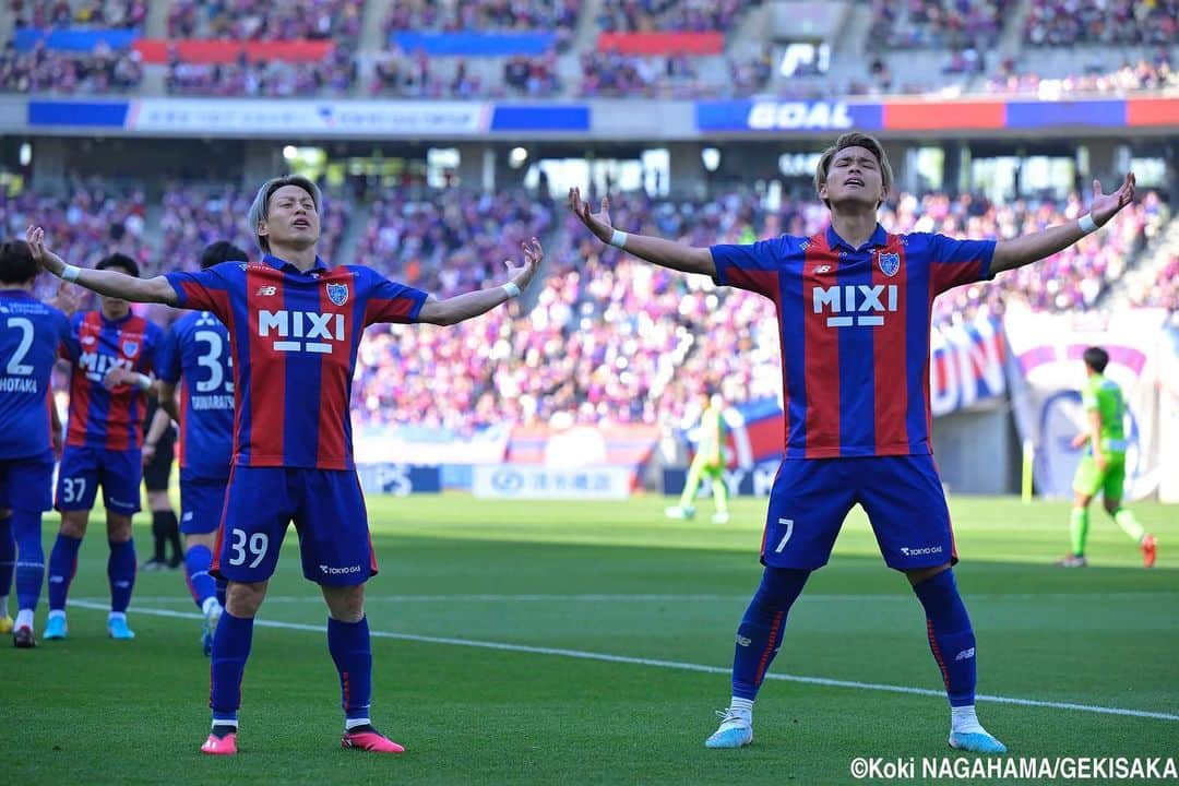 ゲキサカさんのインスタグラム写真 - (ゲキサカInstagram)「サッカー界のレインメーカー爆誕‼️仲川輝人&松木玖生がオカダ・カズチカ流ゴールパフォーマンス  #Ｊリーグ #FC東京 #fctokyo  #jleague #仲川輝人 #松木玖生 #レインメーカー  #カネの雨を降らせる男  #オカダカズチカ  #サッカー #football #soccer #⚽️ #ゲキサカ #gekisaka ©︎Koki NAGAHAMA/GEKISAKA」4月10日 22時17分 - gekisaka