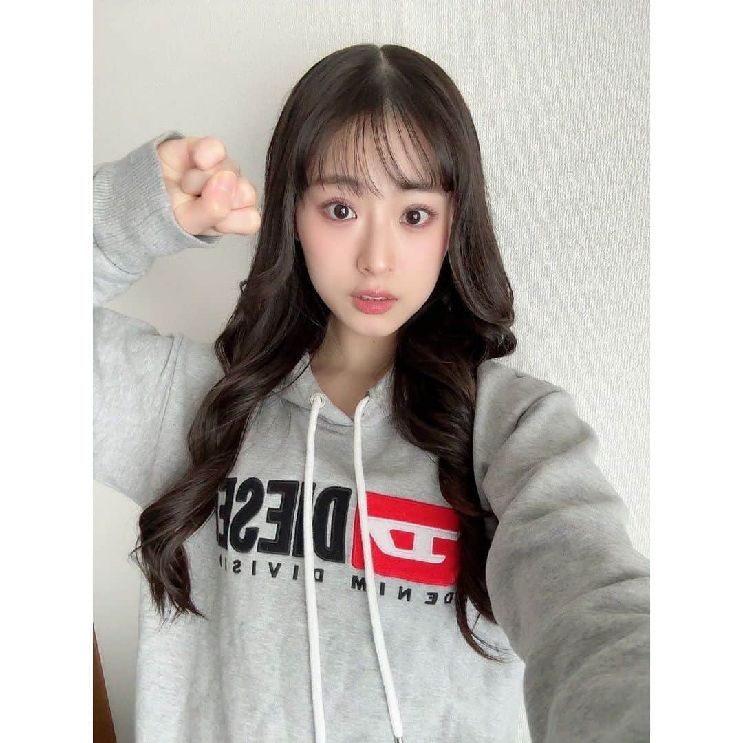 のインスタグラム：「． 今週も頑張りましょ〜〜🎓」