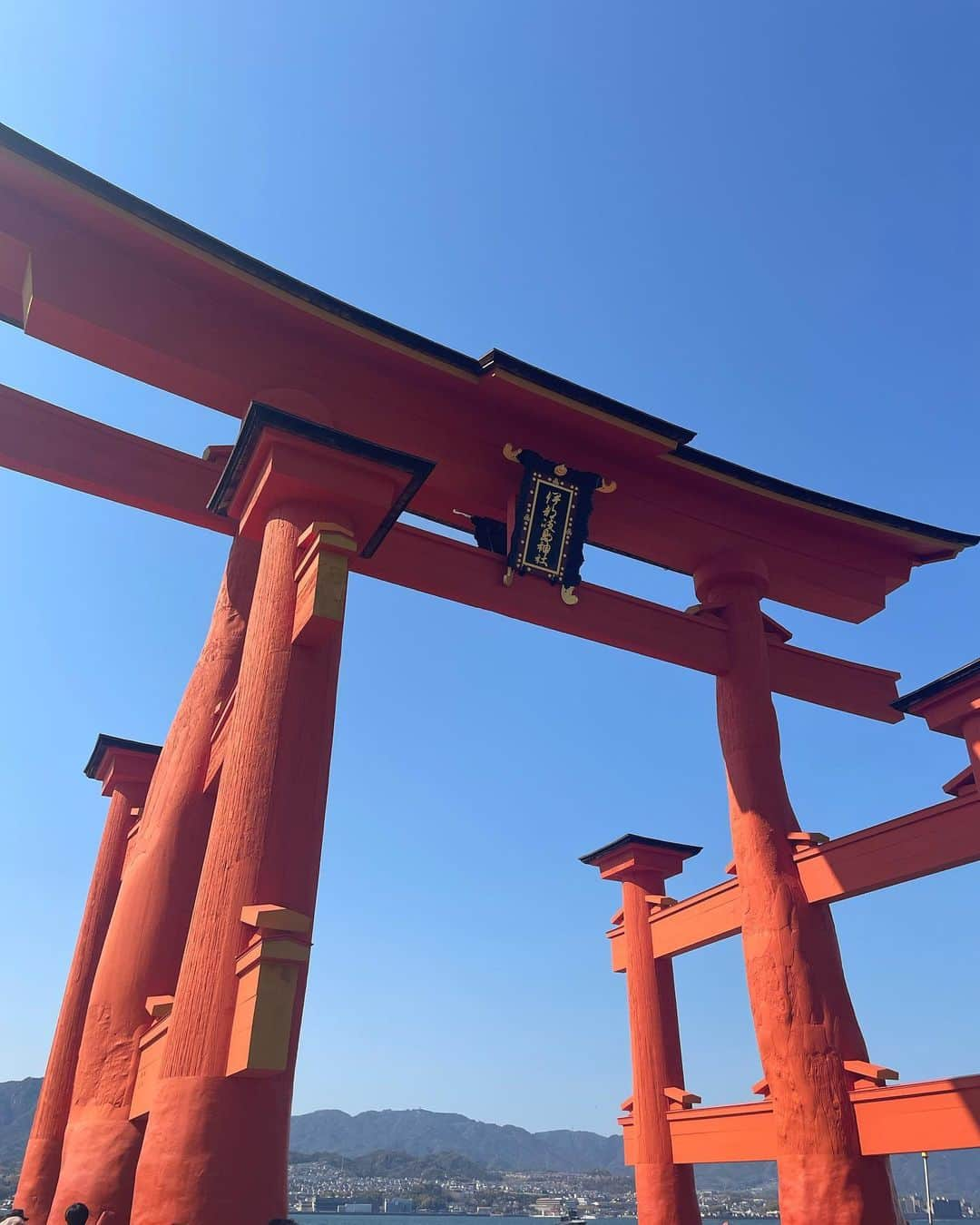 Fujikoさんのインスタグラム写真 - (FujikoInstagram)「宮島🚢✨✨✨  厳島神社⛩️  #パワースポット#神社#神様#神社巡り #日本#神話#artist#歌手#singer#神社が好きな人と繋がりたい #成功マインド」4月10日 22時33分 - fujikochan1023