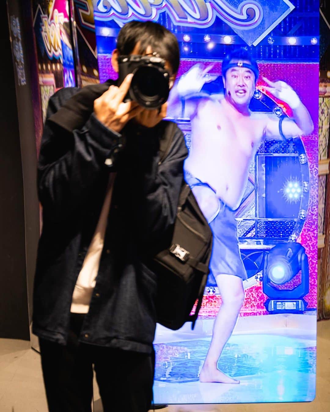 加賀翔（かが屋）さんのインスタグラム写真 - (加賀翔（かが屋）Instagram)「有吉の壁展！！ あと一週間です！！今日行かせてもらったのですが写真撮る時カメラ出してもし気づかれなかったらどうしようと思いながらこっそり自分の写真を写真に撮りました！！2人だけ気づいてくれました本当にありがとうございます！！マッスルすずめの前の足跡マークがあるのでぜひそこに立ってみてください！17日まで！少しでも携われて嬉しい！！よろしくお願い致します！ #有吉の壁展 #池袋PARCO」4月10日 22時39分 - kagaya_kaga