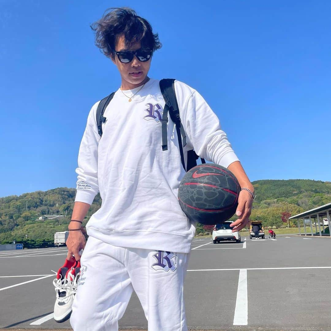 マックさんのインスタグラム写真 - (マックInstagram)「バスケットマンマックしてきた🏀 . . . . . . @rezzatura_official @rezzatura1218  #バスケットボール  #久々 #バカ #体動かした #天気も最高 #晴れ男 #だと思って #生きてまth #rezzatura  #セットアップ #マック #オデコーデ #とりあえずyeah!!」4月10日 22時43分 - john_mac2