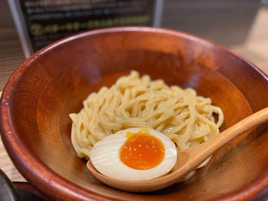 大沢文也さんのインスタグラム写真 - (大沢文也Instagram)「くぅ〜🤤美味しかったぜ！ ダイエット中なので並盛りにしました（笑） 辛いの大好き！でもただ辛いだけは嫌い😬 辛さの中に美味さがないとね😋  #ラーメン #拉麺 #つけ麺 #辛つけ麺 #辛いもの好き #🍜 #ramen」4月10日 22時45分 - fumifumi_k1