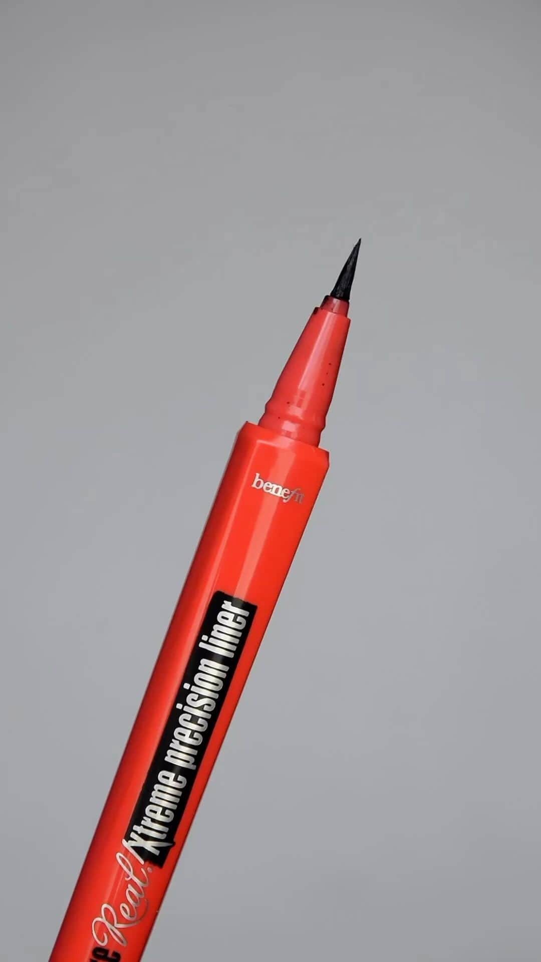 Benefit Cosmeticsのインスタグラム：「For eyes that speak volumes, @raincornelius wears #theyrereal Xtreme Precision Liner & Lengthening Mascara ❤️ Get precise lines and voluminous lashes with the jet-black, long-wearing formula. ⁠ ⁠ Try this pair today 🤩 ⁠ #benefitcosmetics #makeup #beauty #eyeliner #mascara」