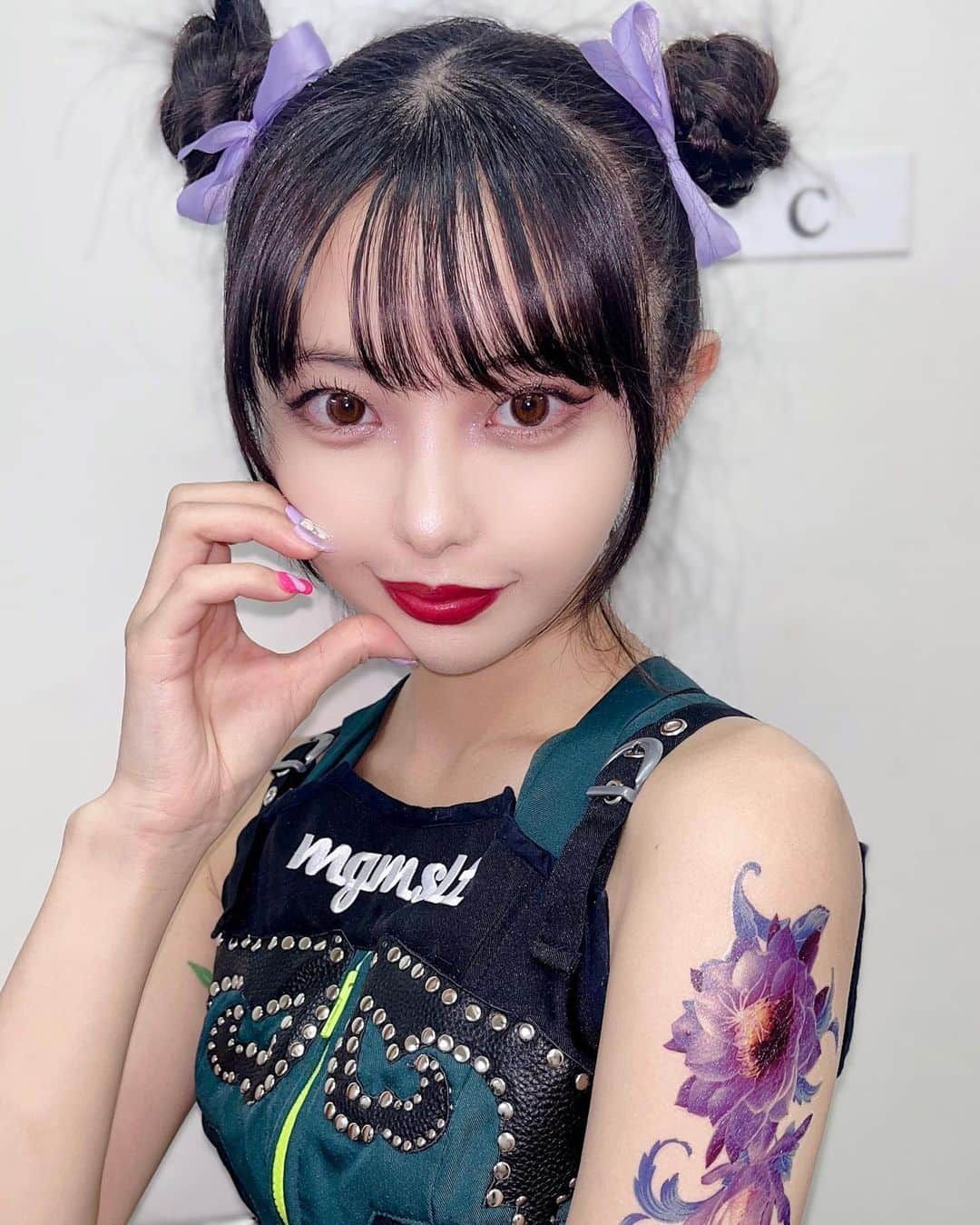 のインスタグラム：「Last Fantasy🦄💐💜  #お団子ヘア #お団子アレンジ #お団子ヘアアレンジ #アイドル」