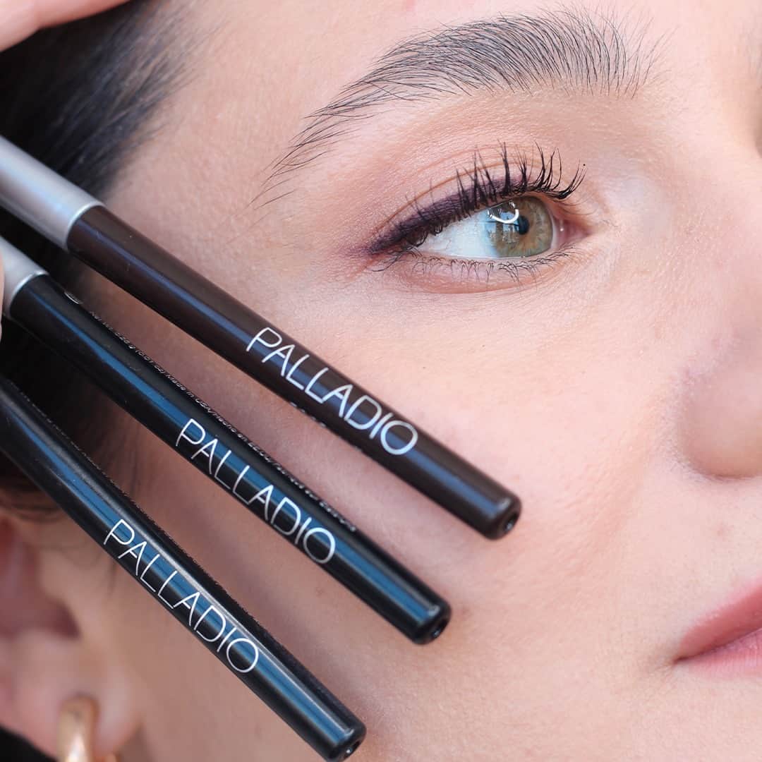 Palladio Beautyさんのインスタグラム写真 - (Palladio BeautyInstagram)「Keep it simple and stunning with our retractable eyeliner🖊️Made to glide on smoothly and last all day, this pencil is a must-have for any makeup collection.🖊️🤩  Beauty: @makeupmagiqueblog   #Eyeliner #Palladio #retractable」4月10日 23時02分 - palladiobeauty