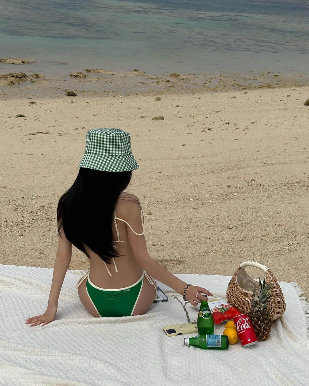 梯真奈美さんのインスタグラム写真 - (梯真奈美Instagram)「🌊👩🏽🥤🩲⛱️🌈  #beach #okinawa #eimyistoire」4月10日 14時26分 - official_manami