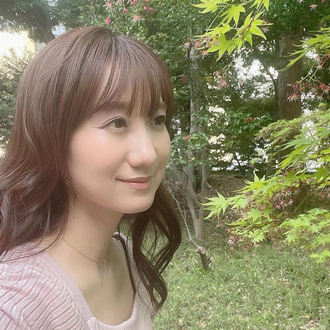 吉井明子さんのインスタグラム写真 - (吉井明子Instagram)「今日もお散歩日和☀️  写真の場所、都会のオアシスは… 放送でもご紹介した小石川後楽園でした☺️ 東京ドームのすぐ隣り、水戸黄門ゆかりの庭園です。  今はシャガやヤマブキの花が見頃のほか、新緑がとても綺麗🌱お散歩が気持ちよい季節です。  ☺︎写真掲載の許可を頂いています  #小石川後楽園 #tokyo #park #庭園 #明さんぽ #オフショット #私服 #ワンピース #気象予報士 #気象キャスター #weatherforecaster #기상캐스터　#氣象主播 #吉井明子 #bs4k #週刊4Kふるさとだより #nらじ #マイあさ」4月10日 14時36分 - akiko_yoshii_sunny_rain