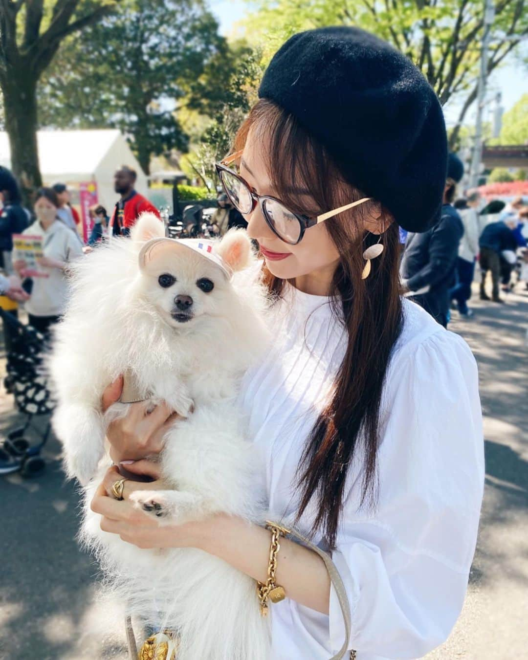 加藤桃子のインスタグラム：「🐶🌸  #代々木公園わんわんカーニバル  #わんわんカーニバル  #代々木公園 #dogfestival  #dog #pomeranian  #ポメラニアン」