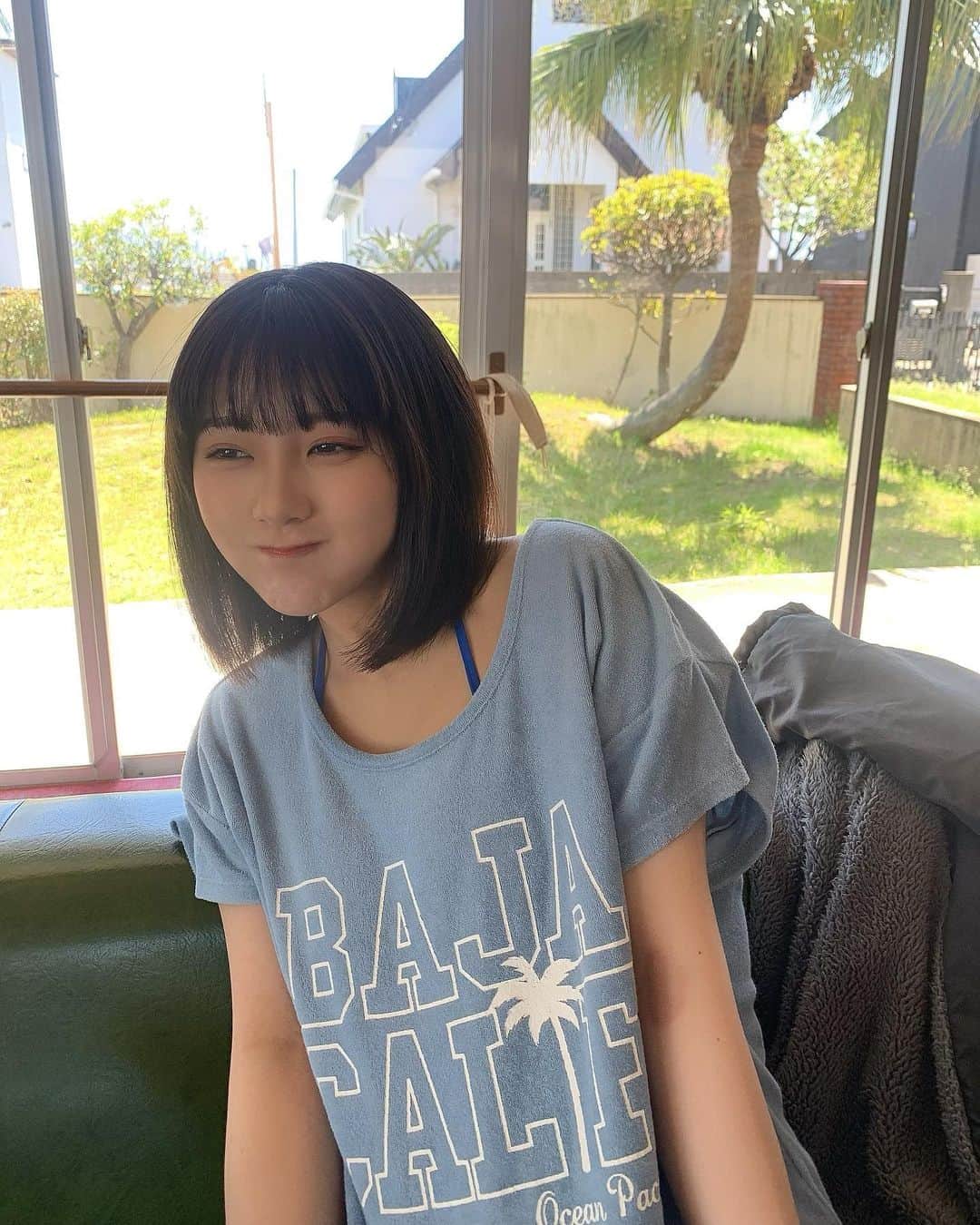 田中美久さんのインスタグラム写真 - (田中美久Instagram)「水着にロンT〜。 撮影中はmy music🎧」4月10日 14時58分 - mikumonmon_48