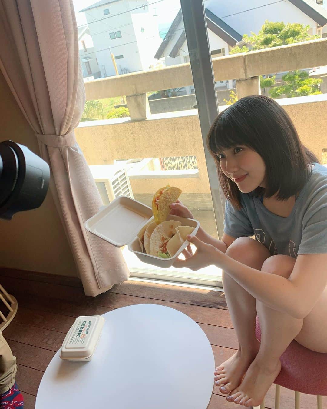 田中美久さんのインスタグラム写真 - (田中美久Instagram)「水着にロンT〜。 撮影中はmy music🎧」4月10日 14時58分 - mikumonmon_48