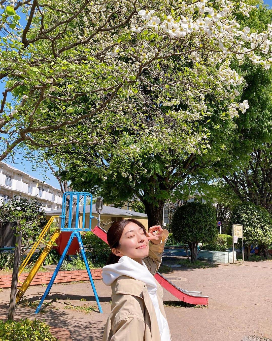 のインスタグラム：「寒がりな私も薄着デビュー🌞✨ あったかいの最高。 . #ハル #おはよう」