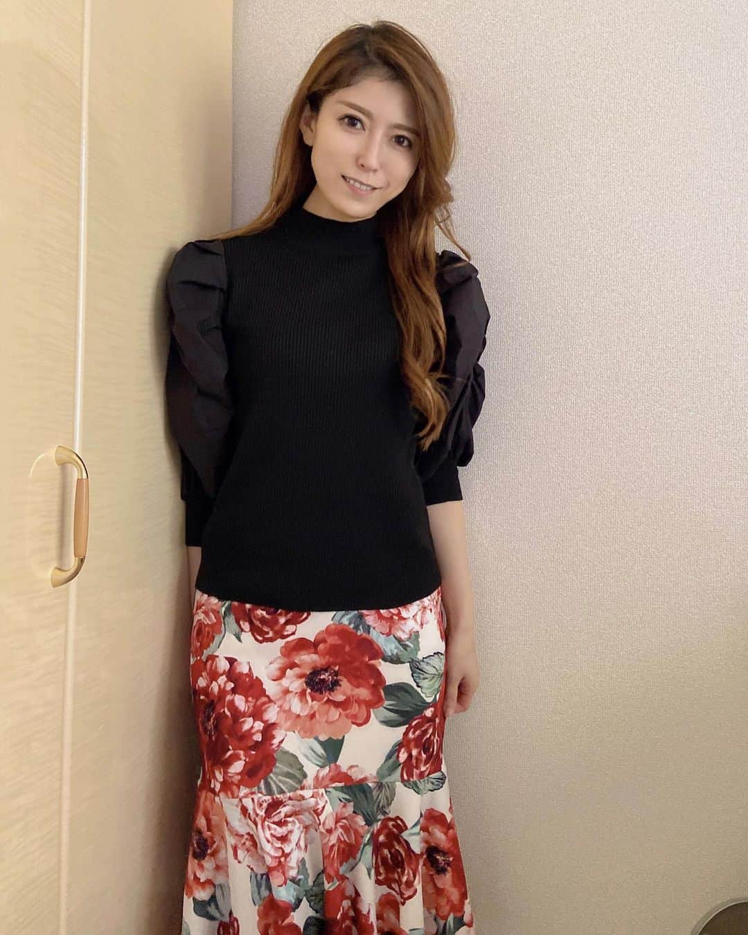 佐藤友香さんのインスタグラム写真 - (佐藤友香Instagram)「衣装プレイバック🌱 @ambient @ambient_styling   #ambient #アンビエント #衣装 #アナウンサー衣装 #花柄 #春　#ワンピース #dress #アラフォー #アラフォーコーデ」4月10日 15時33分 - yuka_sato__
