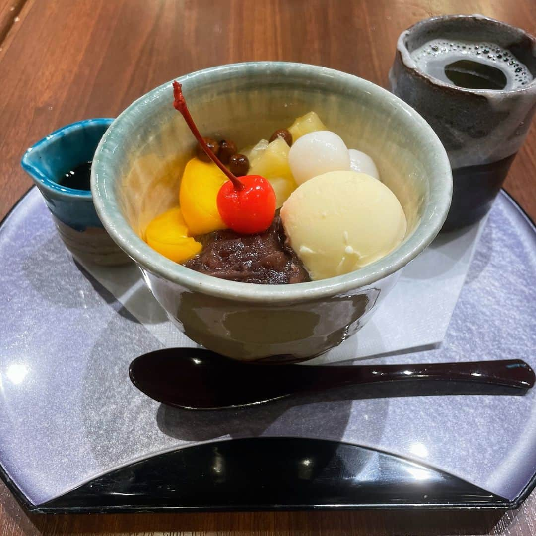 関西LIFE－homelife－さんのインスタグラム写真 - (関西LIFE－homelife－Instagram)「【大阪府・梅田】 洋食メニューも豊富【心斎橋ミツヤ ホワイティ梅田店】 . 純喫茶から始まったという心斎橋ミツヤさん(´▽｀) スイーツだけではなく、洋食もあり幅広い年齢層の方から人気のお店です♪ 今回はクリームあんみつをいただきました！ さすが、関西であんみつの元祖というだけあって美味しかったです(^^)／ . . @homelife_local では #homelife_大阪 をつけて投稿された素敵な大阪の写真を紹介していきます。大好きな大阪を一緒に盛り上げていきましょう。 .  . #心斎橋ミツヤ #ミツヤ #心斎橋ミツヤホワイティ梅田店 #ホワイティ梅田 #あんみつ #クリームあんみつ #アイス #アイスクリーム #元祖 #元祖あんみつ #梅田駅 #ファミリーレストラン #デザート #JR大阪駅 #喫茶店 #大阪グルメ #スイーツ #大阪カフェ #大阪市 #大阪女子会 #大阪旅行 #大阪観光 #そうだ大阪行こう #大阪 #観光 #yummy #japan #japantrip #japantrip2023」4月10日 15時44分 - archihome_local