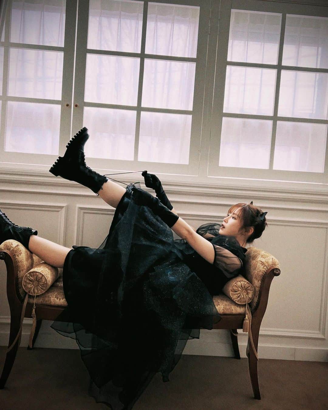 チョン・ヒョソンさんのインスタグラム写真 - (チョン・ヒョソンInstagram)「🖤🦋🩹🥀」4月10日 15時47分 - superstar_jhs