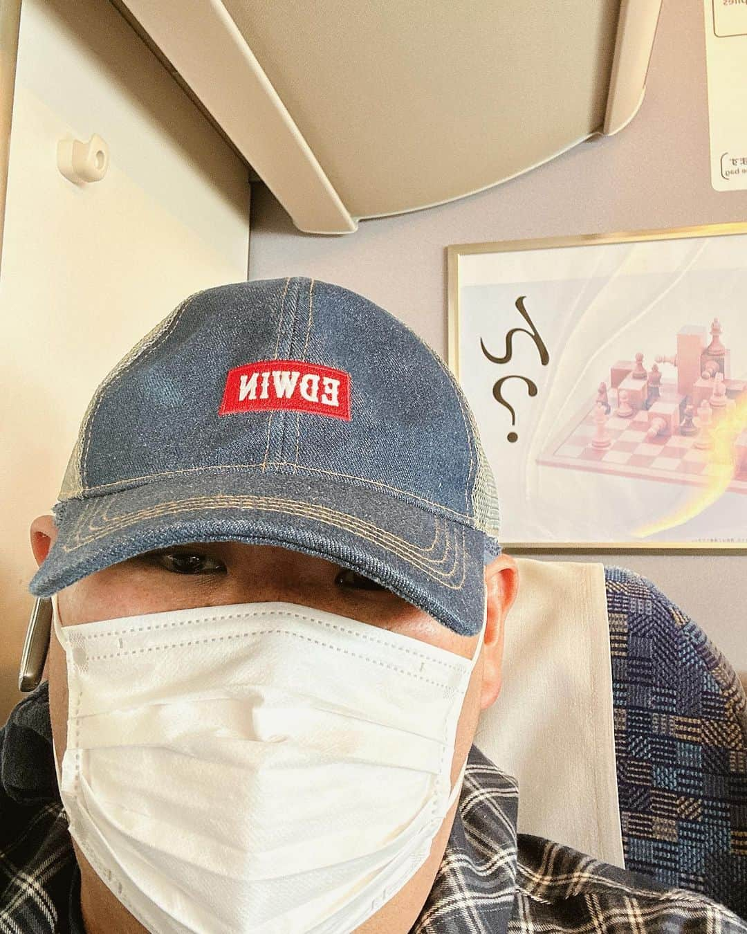 HIROさんのインスタグラム写真 - (HIROInstagram)「ん〜カラスの巣🪹撤去で３０分遅れる😭  #和歌山 #新大阪 #くろしお #電車 #遅れ #カラス #巣 #撤去」4月10日 16時02分 - hiro19770420