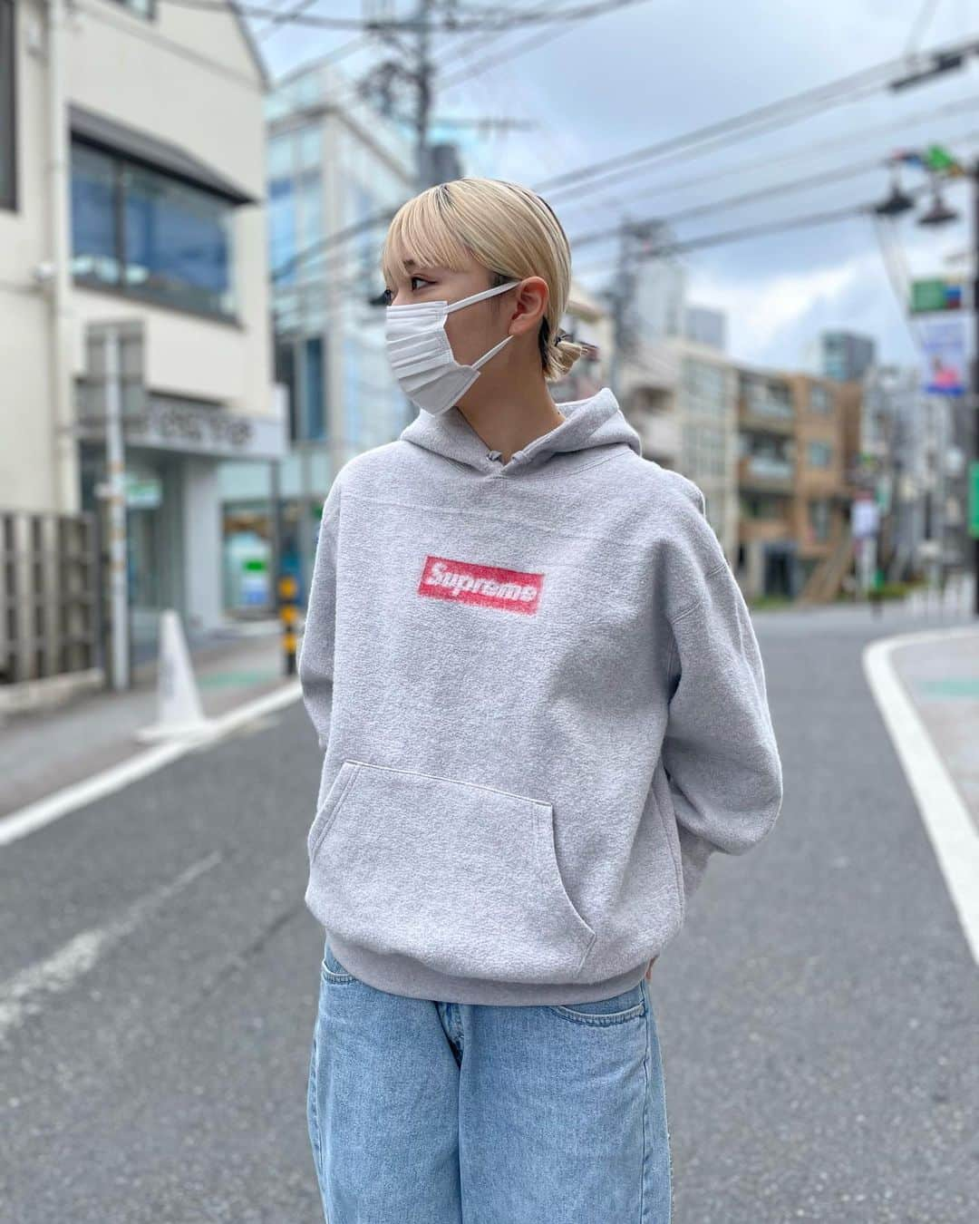 fools_judge_streetさんのインスタグラム写真 - (fools_judge_streetInstagram)「SUPREME  23SS Inside Out Box Logo Hooded Sweatshirts  サイズ　M モデル　164cm  プロフィール欄より、 オンラインストア商品ページにアクセスできます。 ※その他ご不明点は店頭または、 DMまでお問い合わせください。  如有任何疑问，请在instagram上留言。 欢迎浏览我们的网上商店以及光临我们在原宿的实体店。  For inquiries, please message us on instagram. Please confirm our online store. Thank you.  #supreme #supremeforsale #supremenyc #supremenewyork #supreme4sale #シュプリーム」4月10日 16時05分 - fools_judge_street