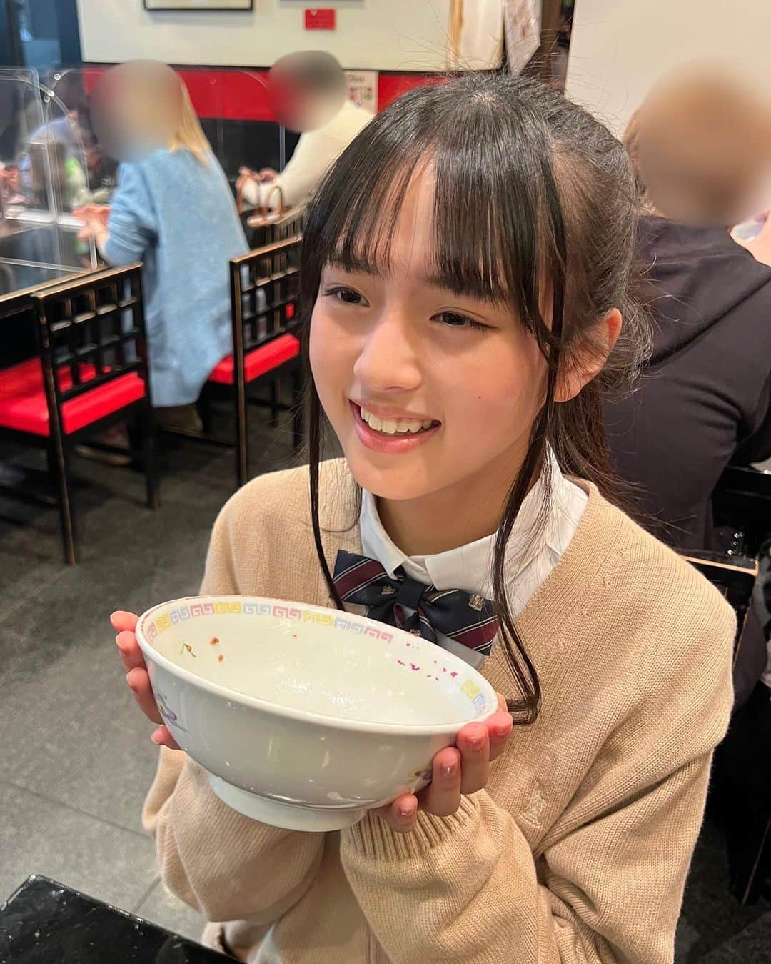 竹下優名さんのインスタグラム写真 - (竹下優名Instagram)「ラーメン博物館行ってきたよー！🍜 ラーメン大好き小泉さん真似してポニテとキャメルの制服！ サイドの髪の毛まくの難しかった…  #ラーメン博物館#🍜 #ラーメン大好き小泉さん #EASTBOY#イーストボーイ #ニコプチ#プチモ #竹下優名 @nicopuchi_official #jc2#09 #スターダストプロモーション」4月10日 16時24分 - yu_na0114.official