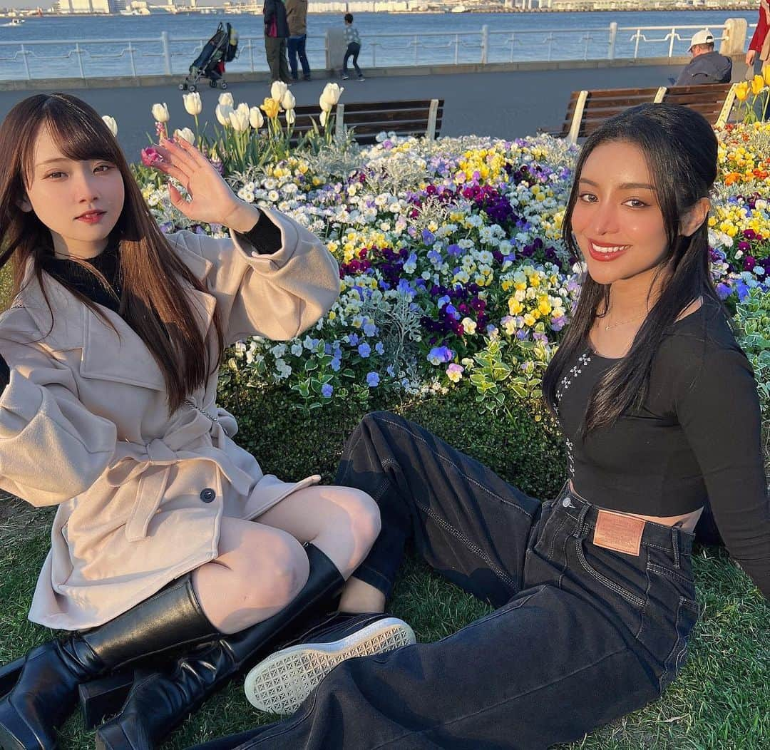 小松ナオさんのインスタグラム写真 - (小松ナオInstagram)「🌼🌿 ⁡ ⁡ ⁡ ⁡ ⁡ #山下公園#花畑#横浜#꽃밭#봄#picnic#spring」4月10日 20時00分 - komatsu__nao