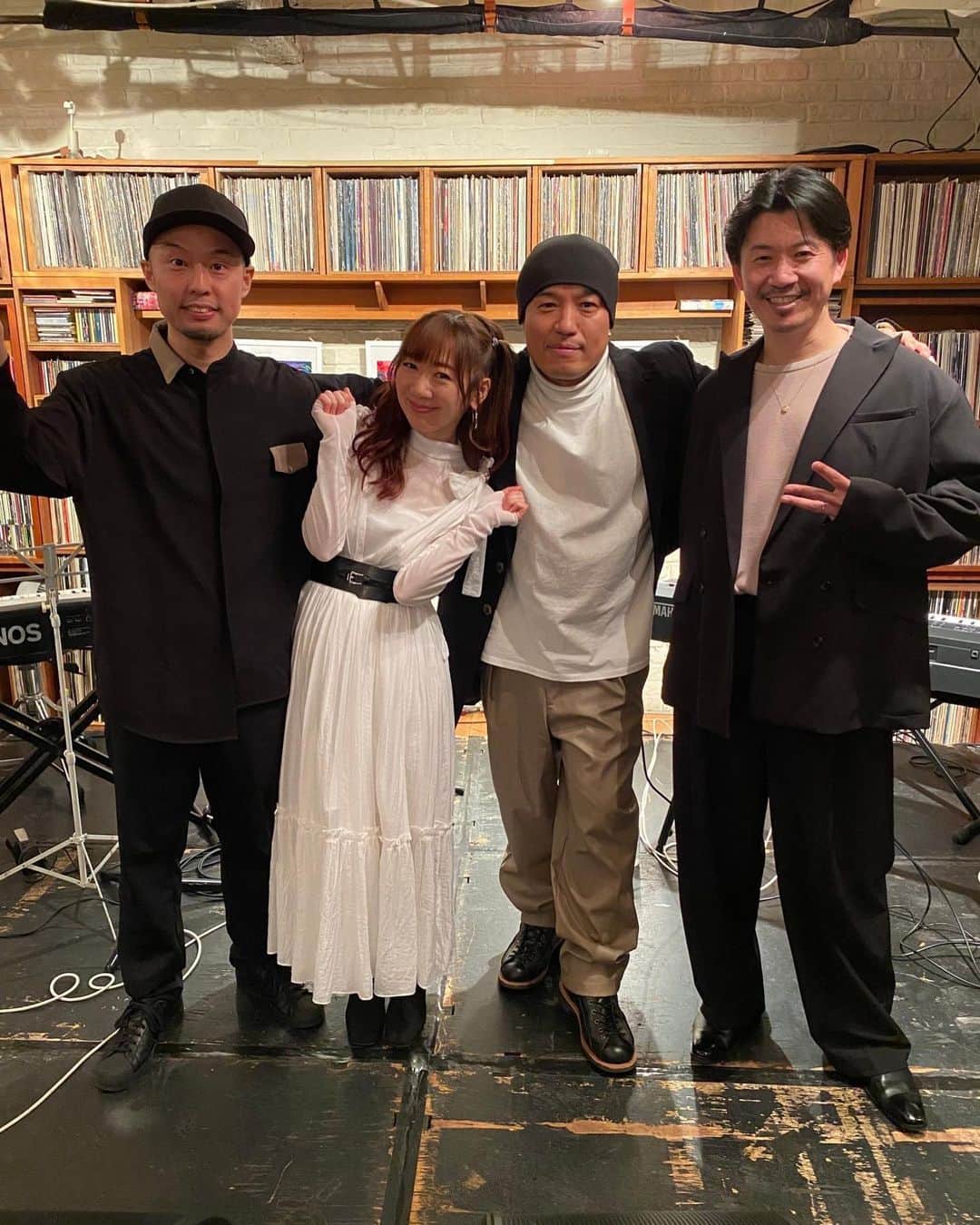 HI-Dのインスタグラム：「昨日のLuxuryGroove復活第一回目にきてくださった皆さまありがとうございました！ 心温まる時間と音楽、最高でした。 何よりサイコーだったのは会場の雰囲気と観客席にいた皆さんです。 また次のLuxuryGrooveでお会いしましょう！😊  イベント・会場スタッフの皆々様、共演アーティストのみんな、ありがとうございました。🙇‍♂️  TSUYOSHIとオレの楽しいロングトークが見られるのはLuxury Grooveだけ....かも。😁」
