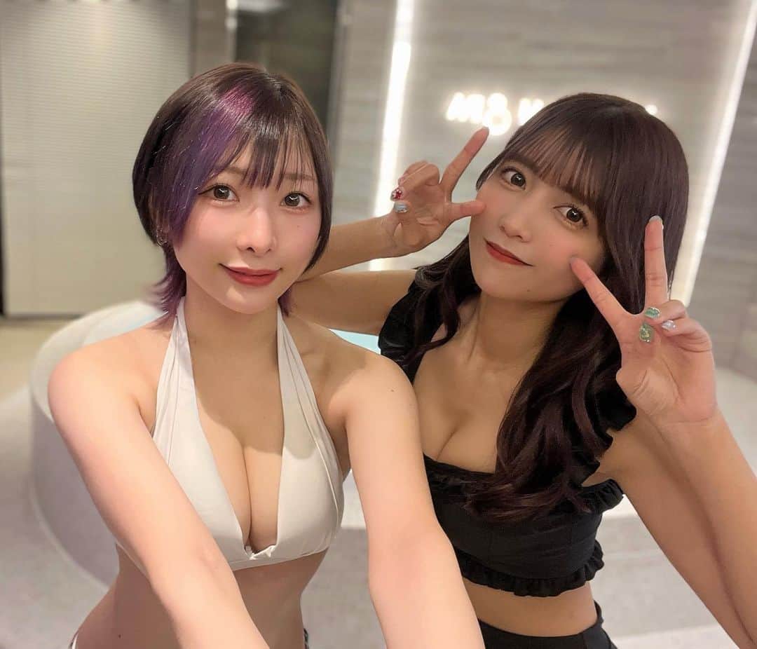 のインスタグラム：「えっちゃんと仕事終わりの夜サウナ🧖‍♀️ 人生はじめて整えた...🥹❤︎❤︎  レディアンスパのVIPルーム 広くて綺麗で男女でも入れるんだって！  カップルさんにもおすすめ🫶🏻」