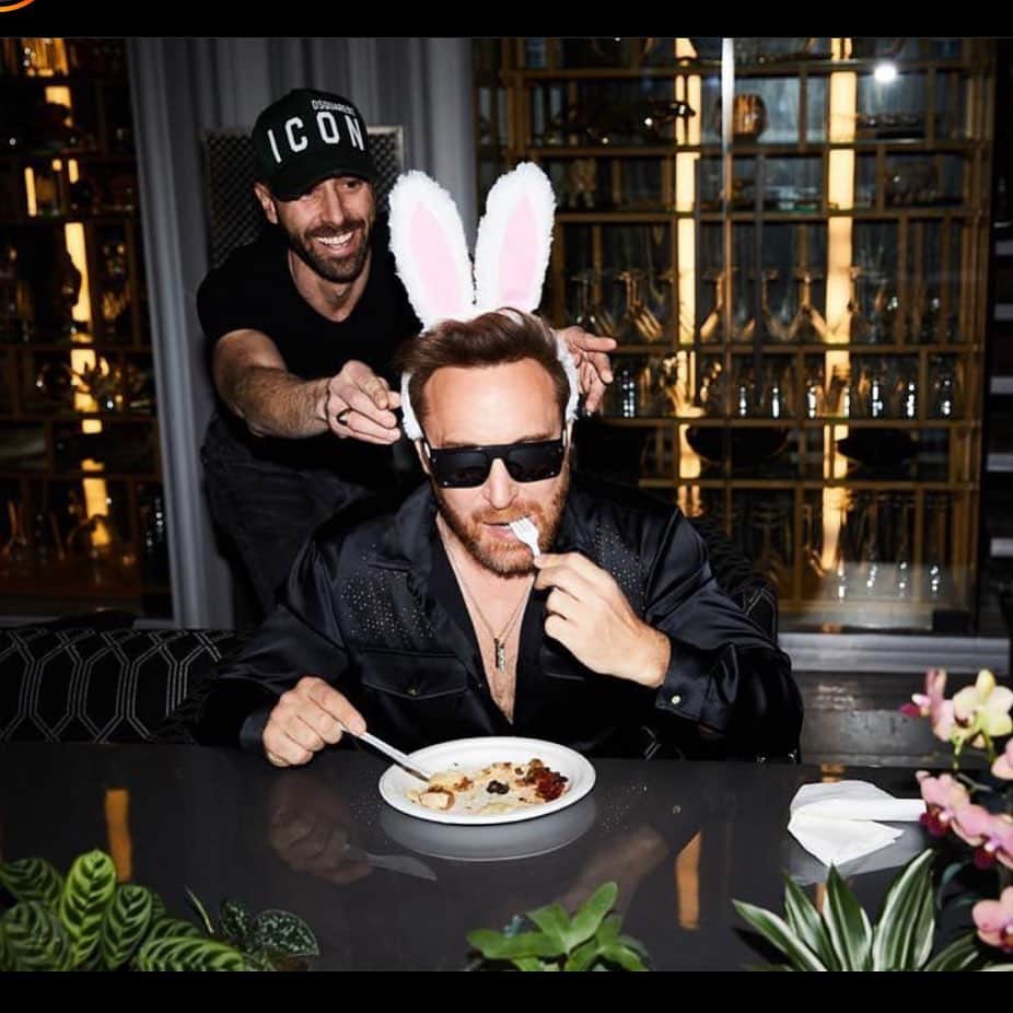 エレン・ヴォン・アンワースのインスタグラム：「Happy Easter Monday to all the @davidguetta 🐰💓 fans and everybody  else.  @stylistmikeadler 📸 @ellenvonunwerth #bestbunny #badbunny #bunny  prod @ericacornwall @2bmanagement」