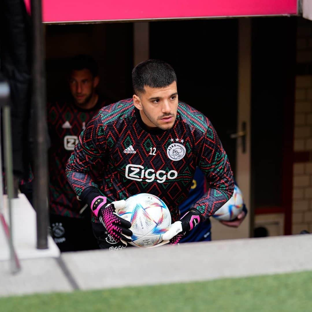 ヘロニモ・ルジのインスタグラム：「Focus 👊🏻 @afcajax」