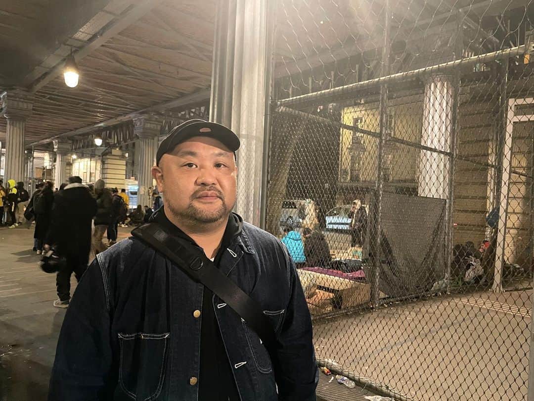 丸山ゴンザレスのインスタグラム：「今夜21:00〜クレイジージャーニー２時間SPーゴンザレス in Paris 一歩足を踏み入れたら別世界！ パリのスラムや地下迷宮を徹底取材した映像をご覧ください。放送終了後にYouTubeで振り返りもあります。」