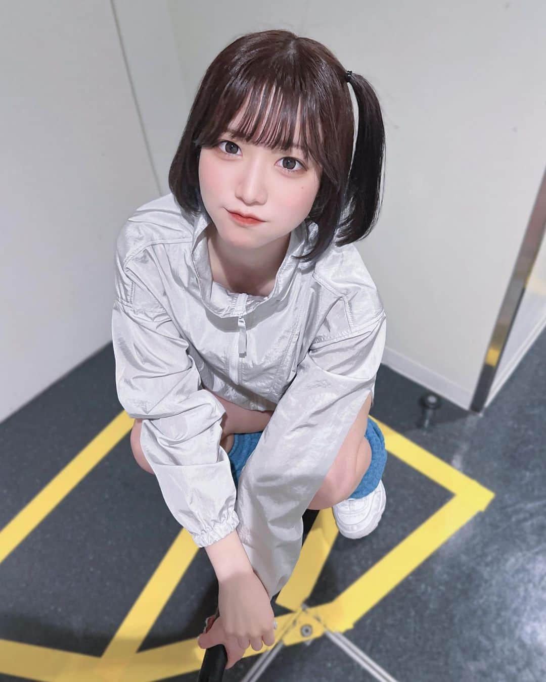 牧乃めいのインスタグラム：「好きなんて言えない 君を困らせるから  #粉我 #japaneseidol #idol #被写体 #被写体モデル  #被写体になります #ファインダー越しの私の世界 #撮影会 #アイドル  #自撮り界隈 #selfie #lfl #サブカル #likeforlike #いいね返しは絶対 #いいね返し #インナーカラー #model #地下アイドル #水色担当 #ootd #おしゃれさんと繋がりたい #ゴテゴテネイル  #ボブ #ミニボブ #좋아요 #맞팔 #ストリートファッション #gu #guコーデ」