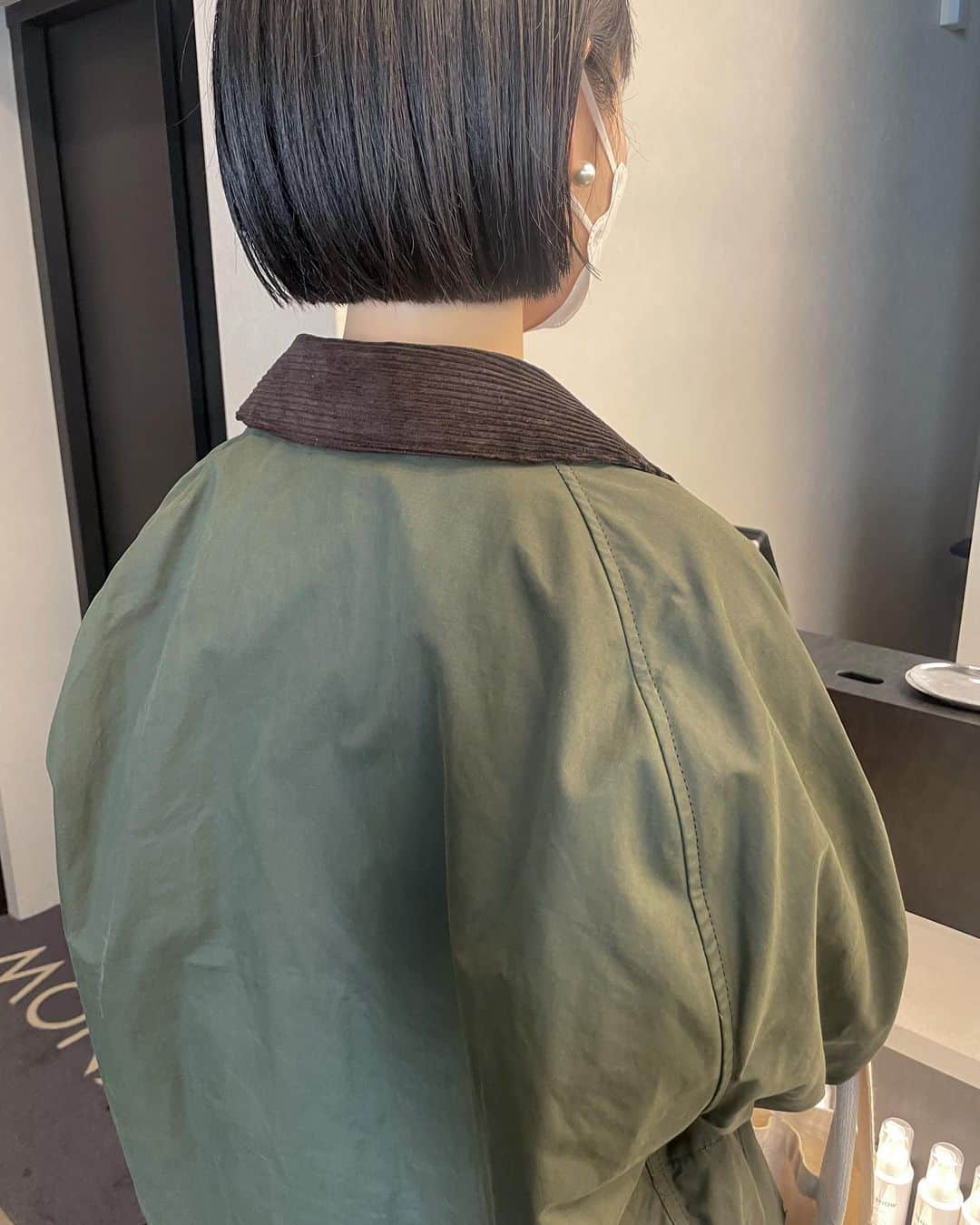 YUMIKOのインスタグラム：「ドライヤーで乾かしただけ✂︎ お洒落ミニボブ  毛量を気にされてたけど バサバサにならないように 軽ーく  可愛かったですっ  #札幌美容師#札幌美容室#ボブ#ミニボブ  #결혼식#헤어#미용실#」