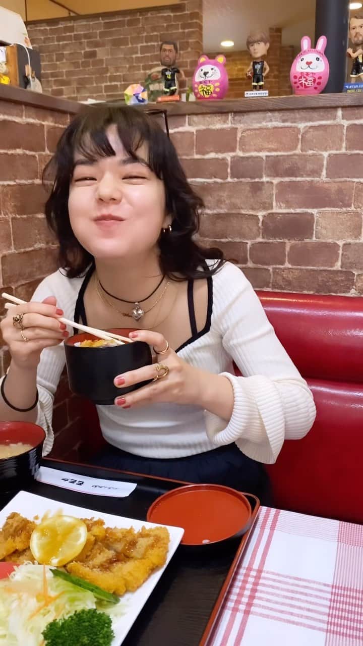 長澤メイのインスタグラム：「🤤😚🤭💕  美味しいシリーズ😹🫶🍚✨ #食べるの大好き #もぐもぐたいむ #幸せ」