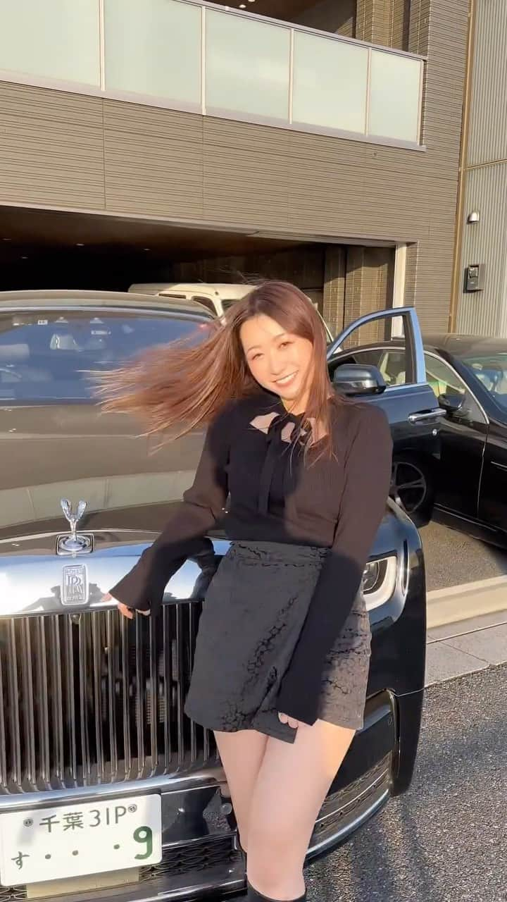 新矢皐月のインスタグラム：「贅沢な使い方しました　#phantom #ロールスロイス #rollsroyce #ive #afterlike #車好き女子 #車好き」