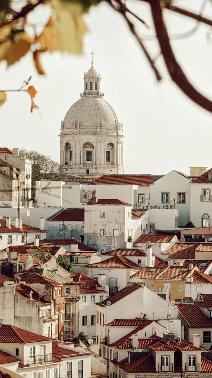 Guido Gutiérrez Ruizのインスタグラム：「Virtual tour of ten seconds through Lisbon. What's your favourite spot of Lisbon? • Tour virtual de Lisboa en 10 segundos. ¿Cuál es tu barrio favorito?  #Guigurui #Lisbon #Lisboa #Portugal」