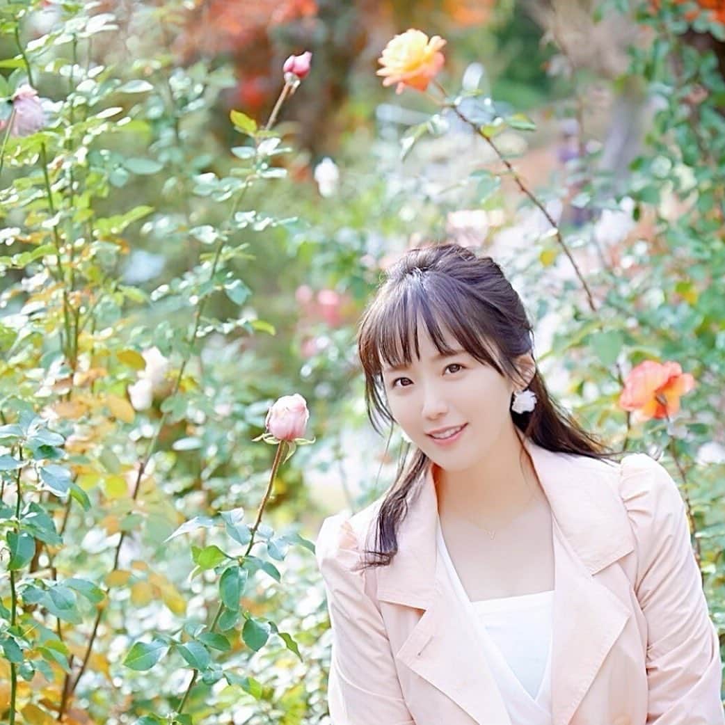 鈴木聖奈のインスタグラム：「＊ New series❣️ ＊ coat @epineofficial blouse @wclosetwearsinc skirt @tocco_closet accessory @phoebe_official ＊ #山梨 #河口湖 #俳優 #役者 #芸能 #タレント #ラジオ #ラジオパーソナリティー  #ロードバイク  #ロードバイク女子  #ロードバイク初心者  #サバゲー  #サバゲー女子 #ダイエット #アニメ #美容 #ビール女子  #ビール #ロングヘア  #ヘアアレンジ  #ヘアスタイル  #撮影  #空手 #空手女子 #bianchibikes  #bianchi  #bike  #anime #cyclist ⠀ #Japanesegirl」