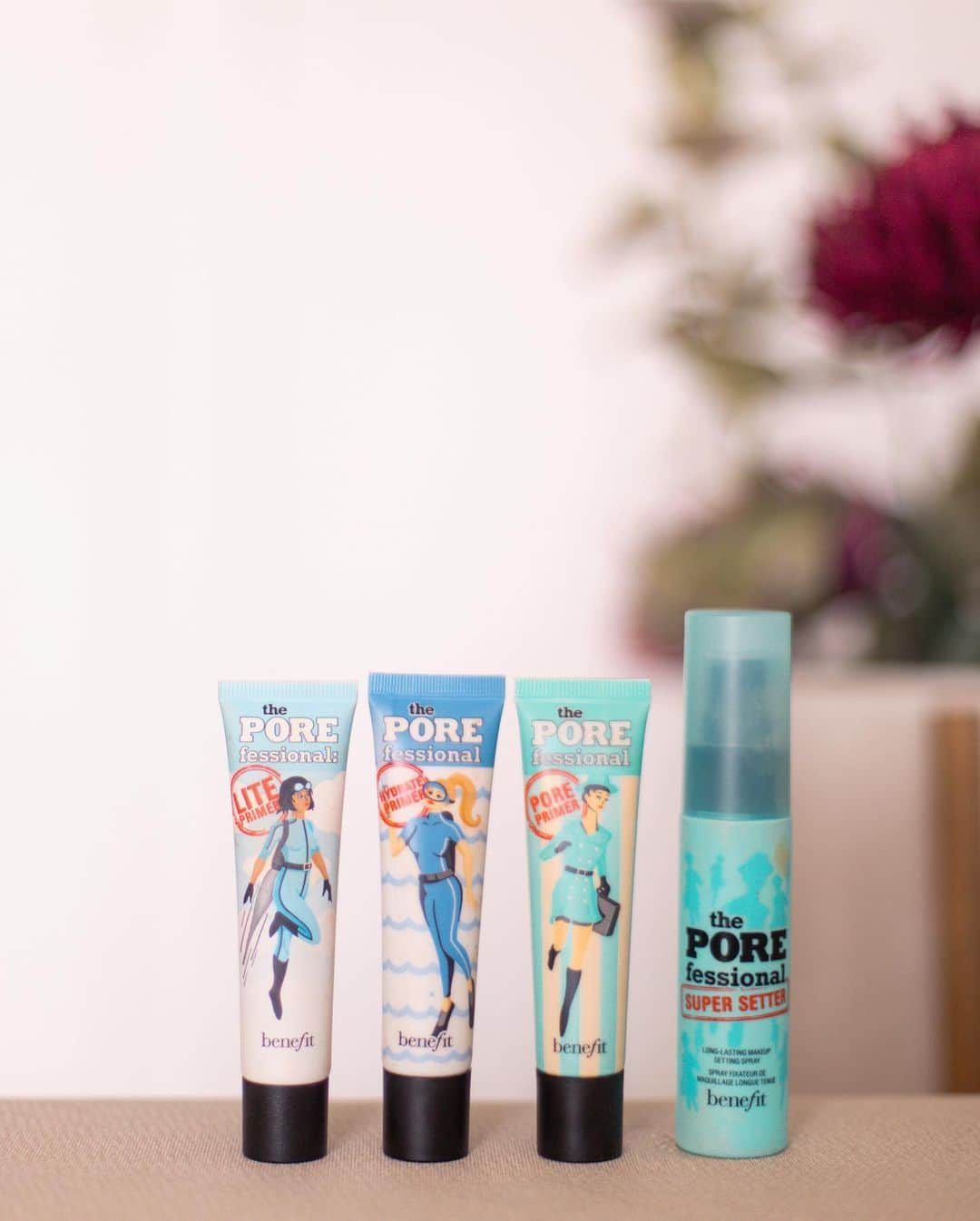 Aashna Shroffさんのインスタグラム写真 - (Aashna ShroffInstagram)「Meet my suPOREheroes!💕  You know I love @benefitindia’s #POREfessional range, and if you’re on the lookout for a good primer that not only keeps your makeup looking great all day, but also minimises the look of pores and fine lines, look no further! With 3 different primers, they’ve got you covered, no matter your skin type, and the perfect setting spray to lock it all in place!   POREfessional Lite Primer: Helps makeup apply evenly and stay put for 12 hours  POREfessional Face Primer: Minimizes the look of pores and fine lines   The POREfessional Hydrate Primer: Defeats pores and dryness! It instantly moisturizes and refreshes skin.   POREfessional Super Setter: Locks on makeup for 16 hours and instantly blurs pores. Feels weightless and absorbs instantly.   Get them now on @mynykaa and receive a free brow sample and other Benetreats with your order! Offer ends today so go make the most of it!  #collab #BenefitIndia」4月10日 17時59分 - aashnashroff