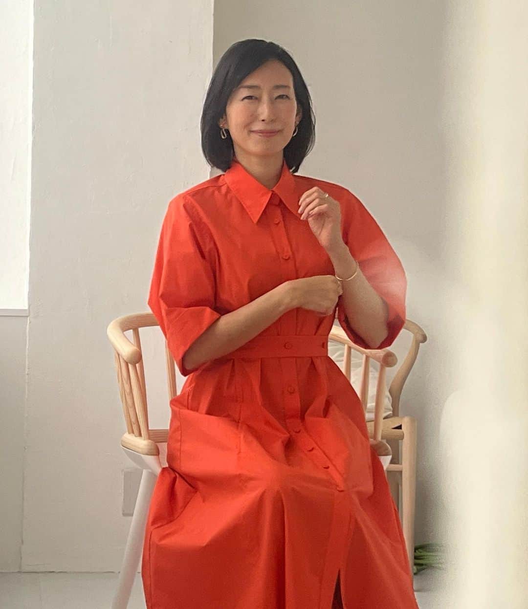 木村多江さんのインスタグラム写真 - (木村多江Instagram)「初の 人物表紙に 選んでいただき 嬉しかったなぁ。  #フリーペーパー #めりぃさん  オレンジ色に 包まれて  春気分。  色に パワーもらうこと ありますね。  明るい色を 着て  心も温かく 過ごせたらいいなぁ😊」4月10日 18時06分 - taekimura_official
