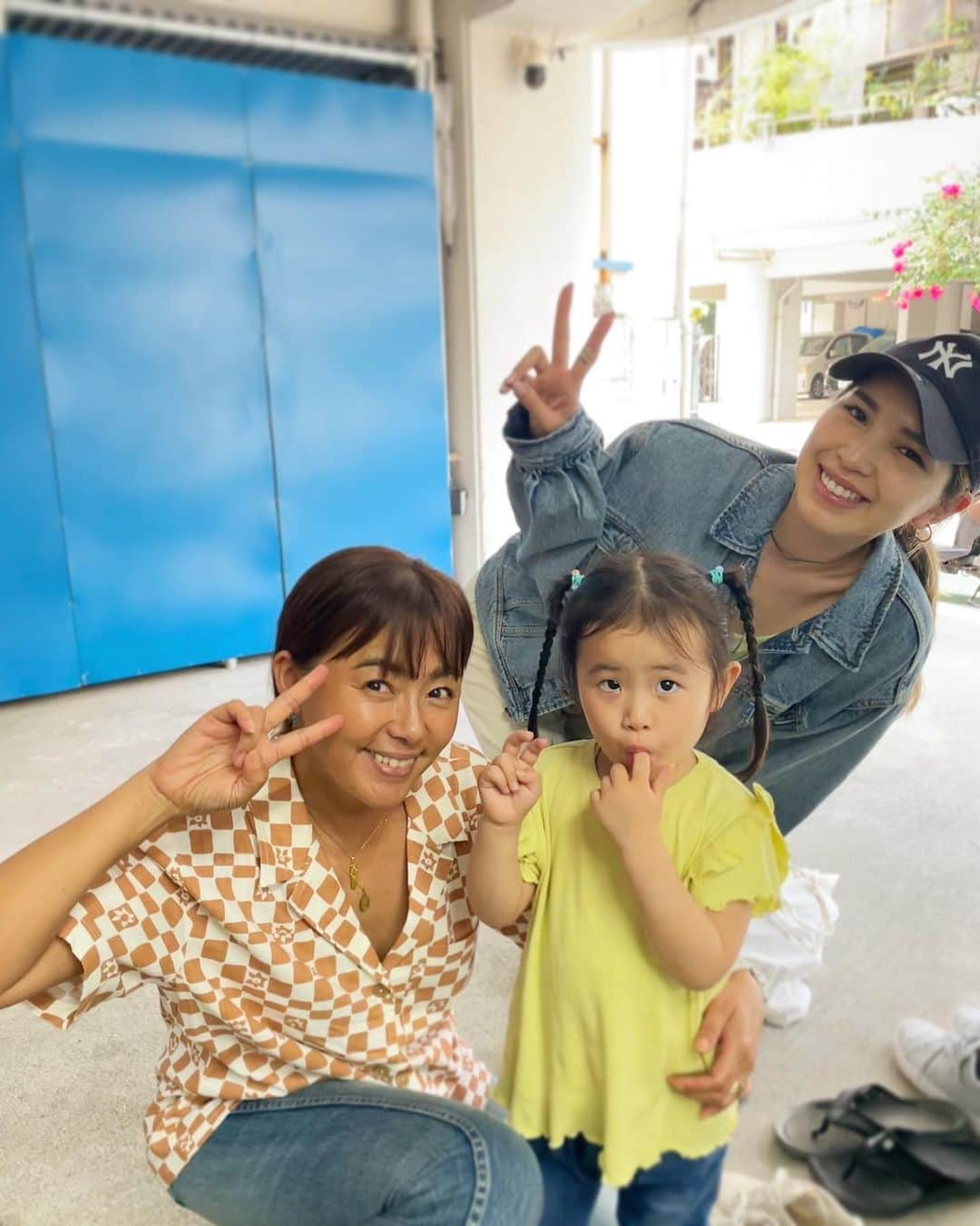 来夏さんのインスタグラム写真 - (来夏Instagram)「#🧘‍♀️🌊 サップヨガは 陸でのヨガとは違う感覚で 体幹を鍛えられたり 五感を存分に味わえる 楽しいアクティビティ🏝  これから大好きな夏がやってきます☀️ 近年サップが手に入れやすくなったと同時に、水面・自然で遊ぶ危険性も理解しておかなければならない✍️   @japansupyogaassociation では サップヨガ指導者養成講座が 今年はあと6月・10月末とあります😊  受講後のブラッシュアップもあり、今回は子連れだったので私も少し参加させてもらいました😊  なによりサップヨガの学びだけでなく こんな人になりたい🌞と思うみんなの太陽 理事長の律子さん、 素敵な協会メンバーに出会えたことがハッピーです❣️  夏にはイベントもあるのでまたお知らせします📢  #日本サップヨガ協会  #supyoga #サップヨガ #sup #yoga  #沖縄」4月10日 23時37分 - rairairaika