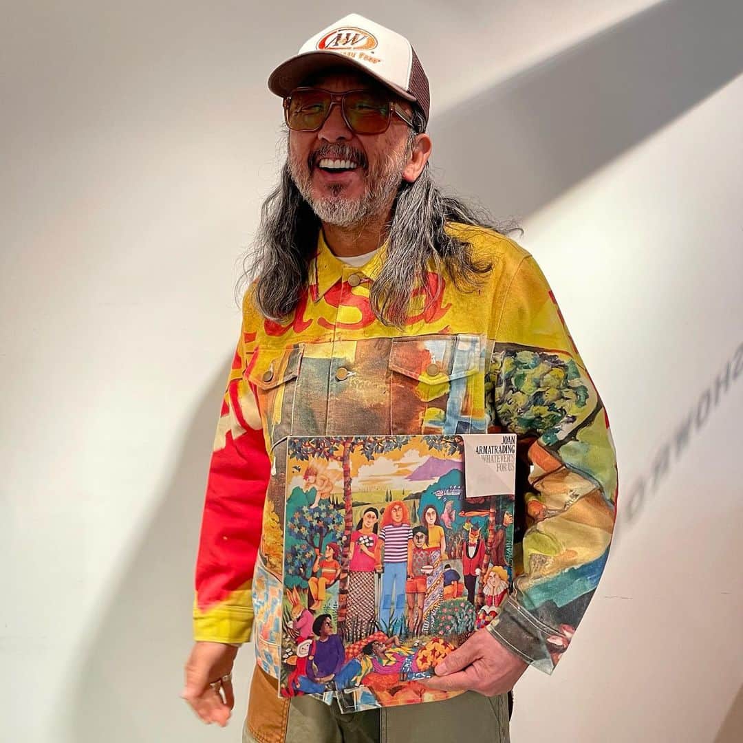 のインスタグラム：「#今日の1枚 #joanarmatrading  #whateversforus  #今日のコーデネイト #denimjacket #kidsuper #uniontokyo  #fatiguepants #workaday  #cap #aandw  #eyeglasses #白山眼鏡#thestylistjapan  #shoes #hathornboots #nepenthes  #mensfashion #vinylcollection   ３月１０日！ ２０時‼︎ YouTube第２２弾❗️ 配信‼️」